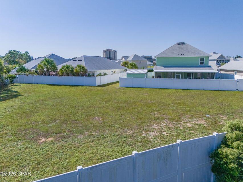 MOONRAKER SHORES - Residential