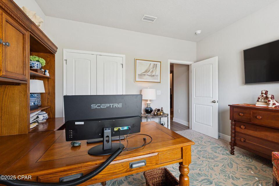 MOONRAKER SHORES - Residential