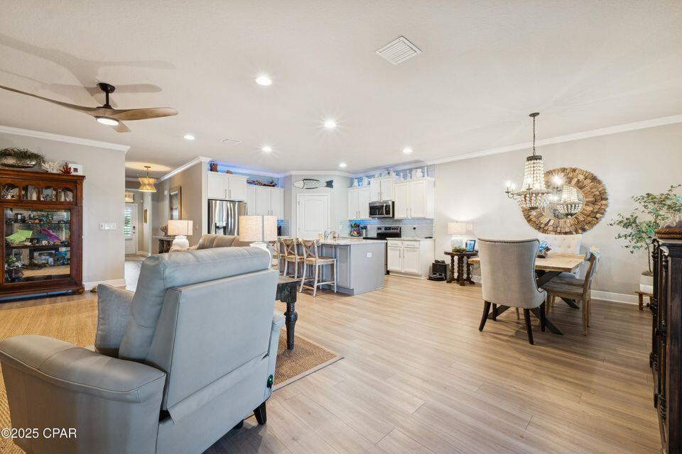 MOONRAKER SHORES - Residential