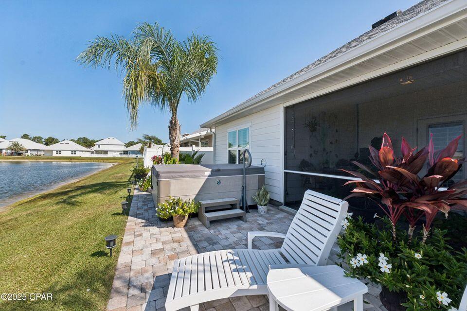 MOONRAKER SHORES - Residential