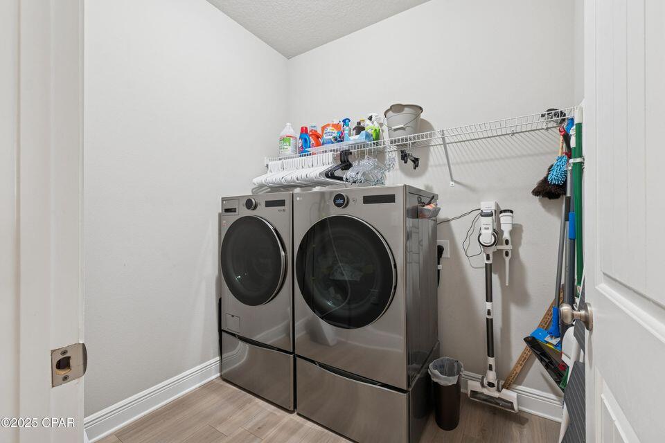 MOONRAKER SHORES - Residential