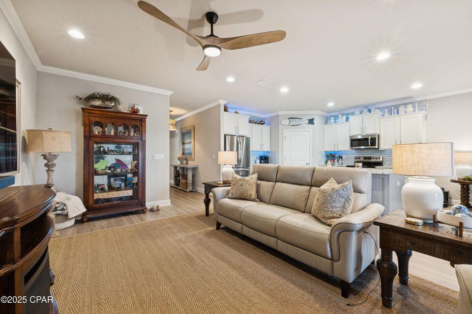 MOONRAKER SHORES - Residential