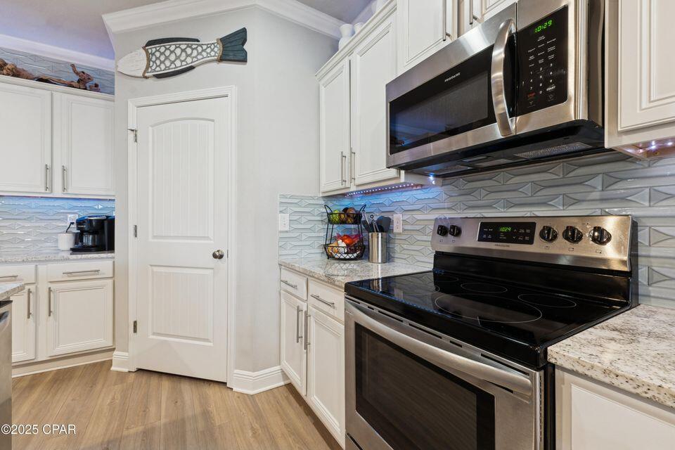 MOONRAKER SHORES - Residential