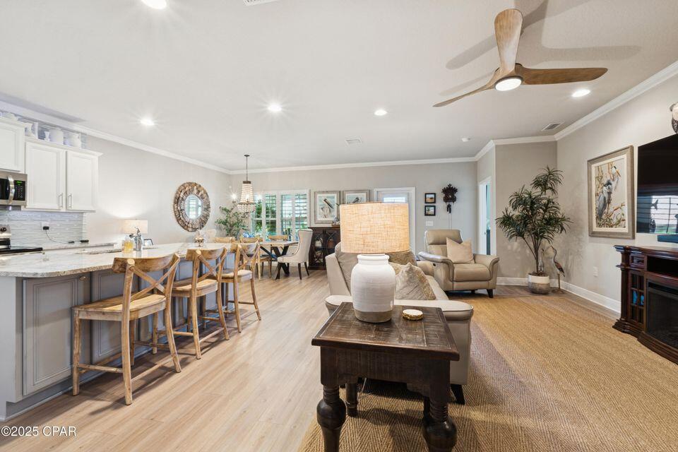 MOONRAKER SHORES - Residential