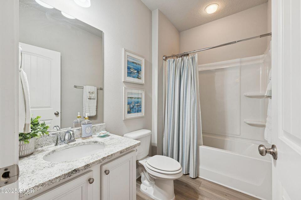 MOONRAKER SHORES - Residential