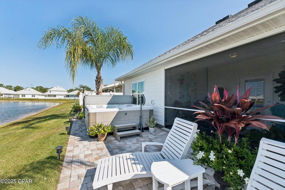 MOONRAKER SHORES - Residential