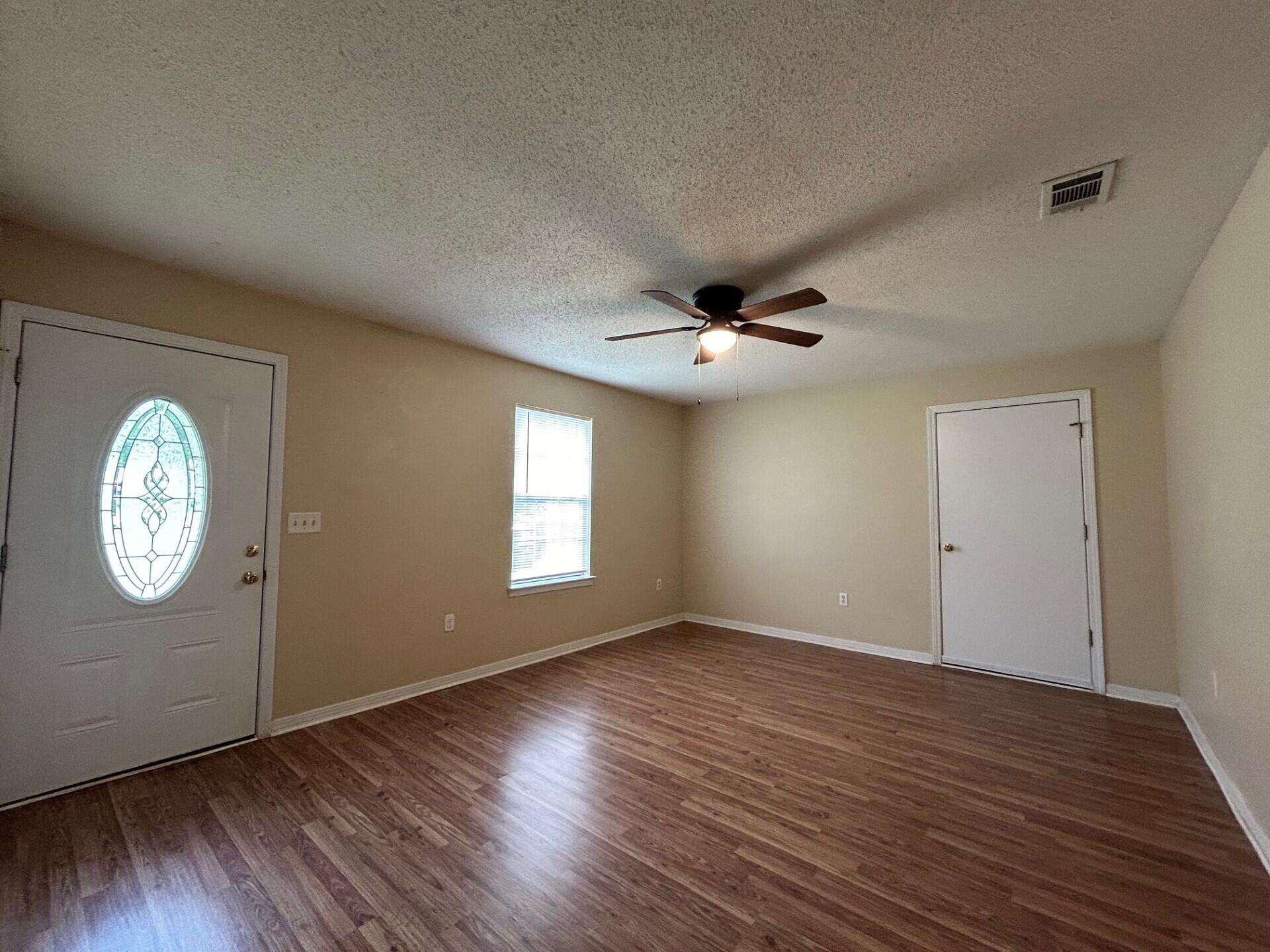 HIDDEN GLEN - Residential Lease