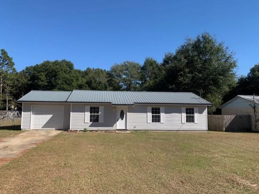 3 Bedroom 1 Bath Home located in a Cul-De-Sac, Light through Traffic, Newer Laminate Flooring, Tile in Wet Areas, Freshly Painted throughout, Backyard has a chain-linked fenced. Shed for additional storage.  APPLICATIONS MAY BE FOUND ONLINE AT rentcafe.com