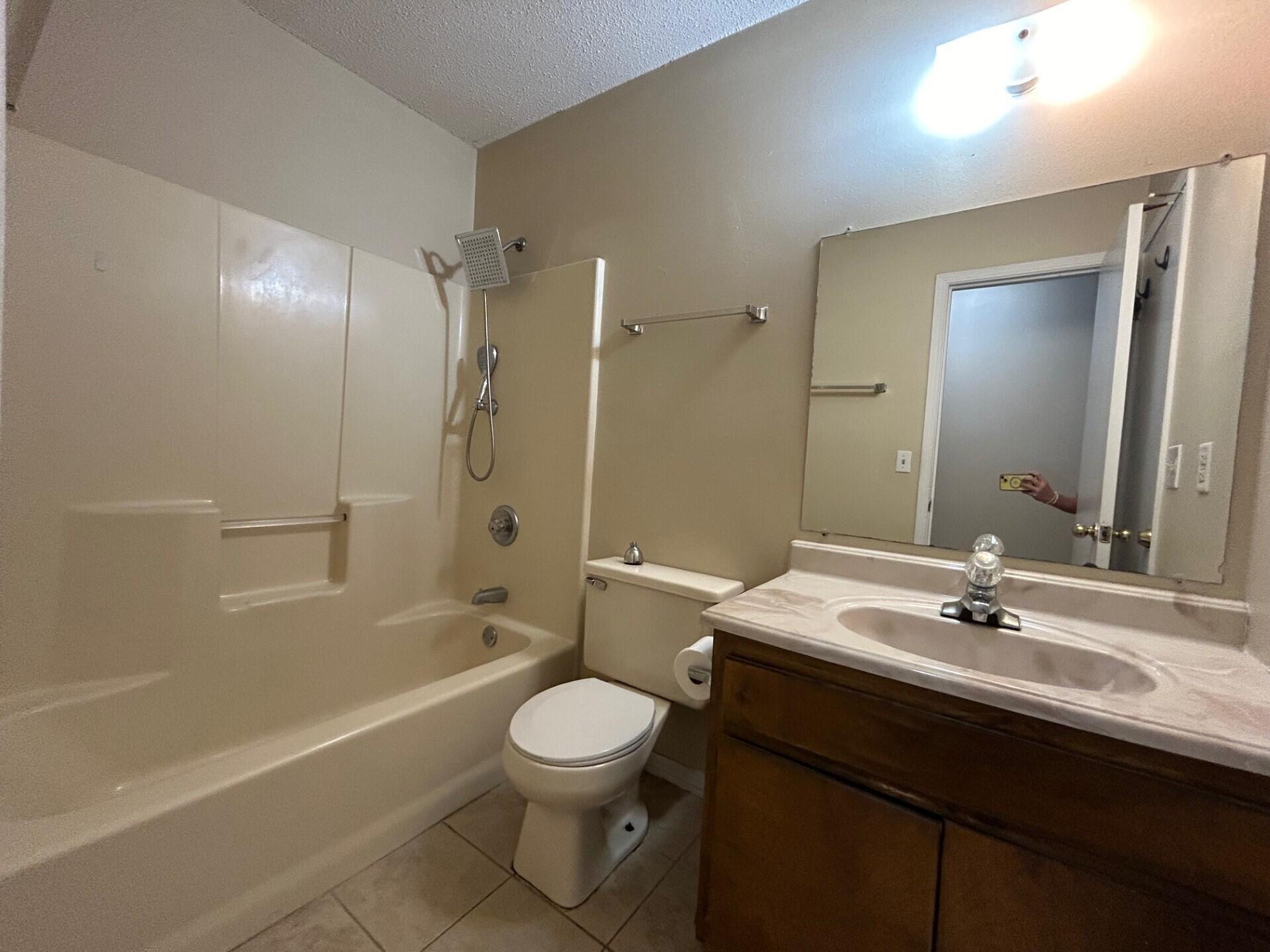 HIDDEN GLEN - Residential Lease
