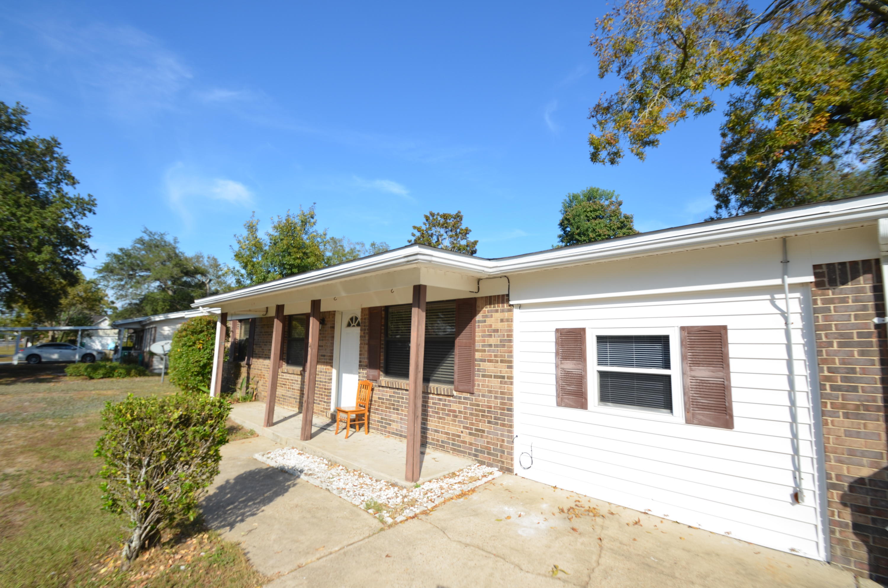 PORT DIXIE - Residential Lease