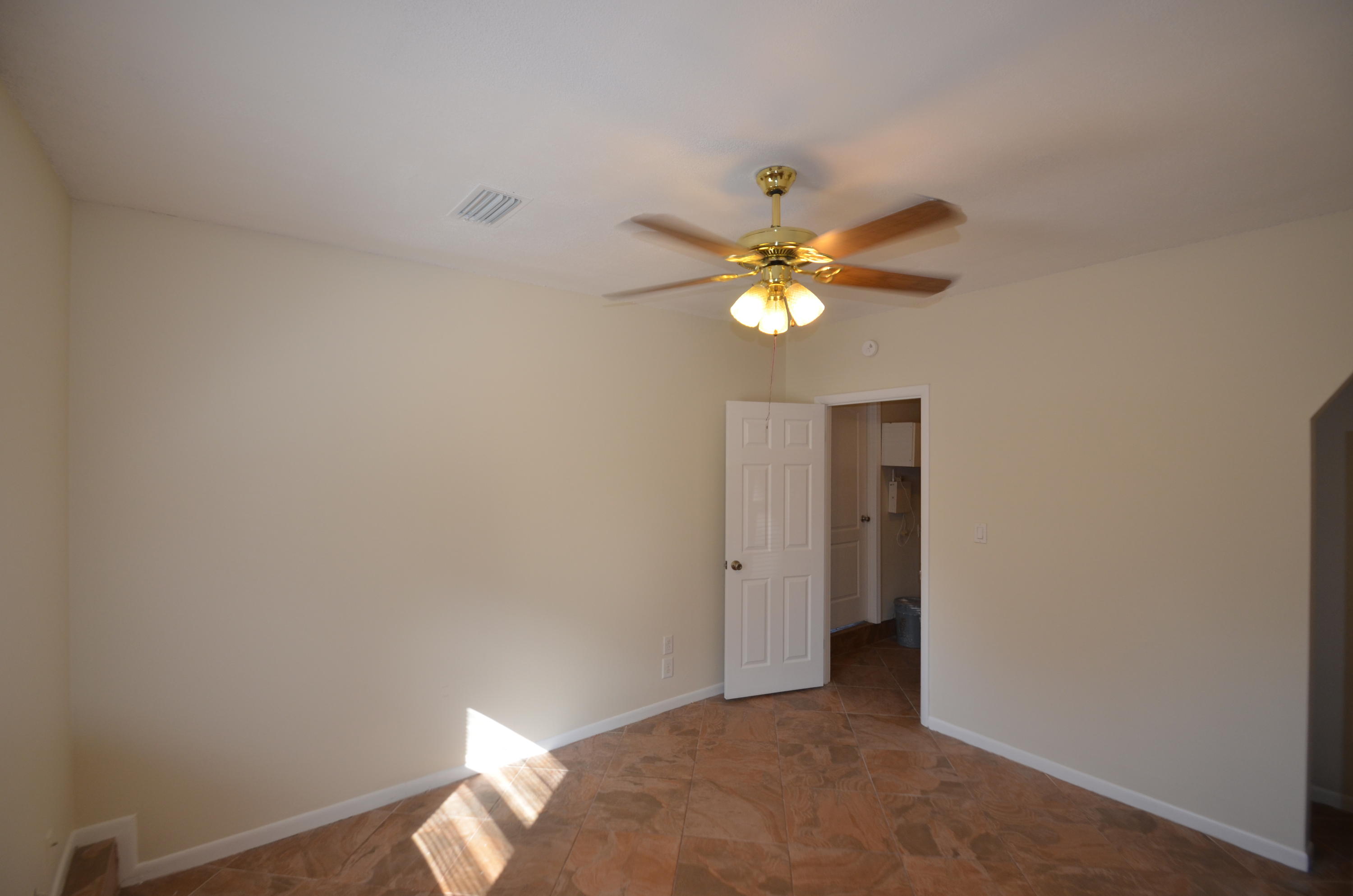 PORT DIXIE - Residential Lease