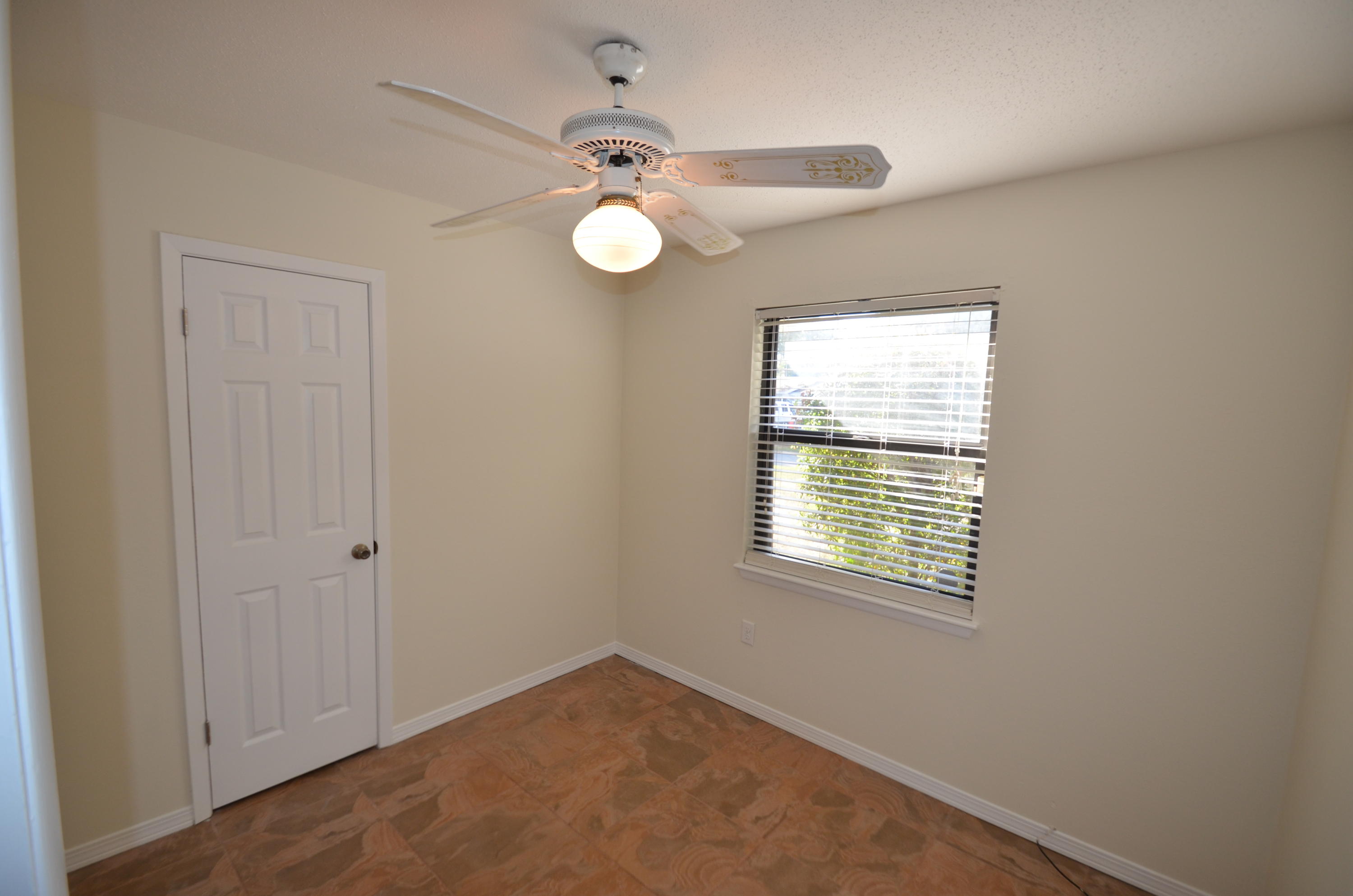 PORT DIXIE - Residential Lease