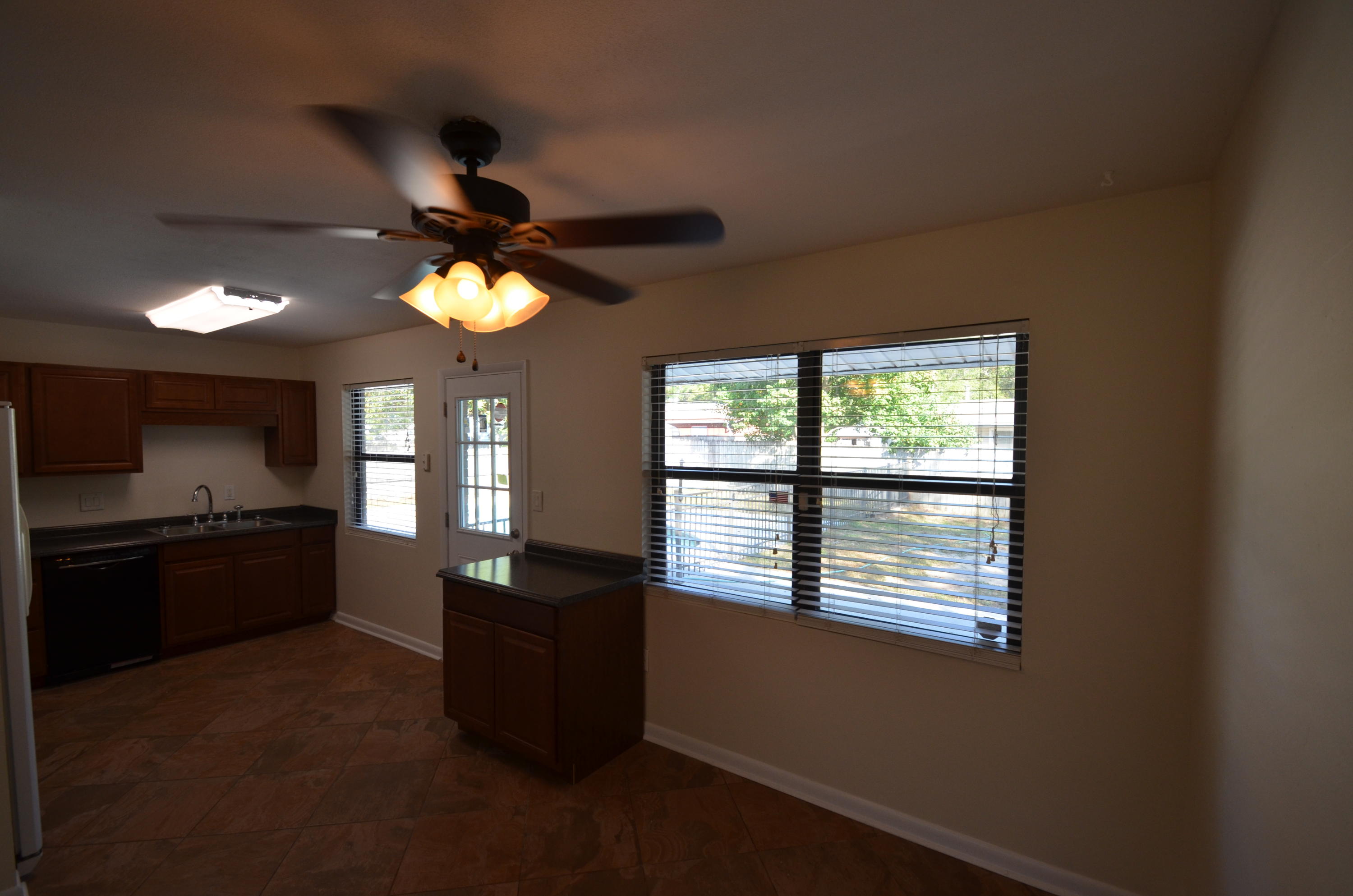 PORT DIXIE - Residential Lease