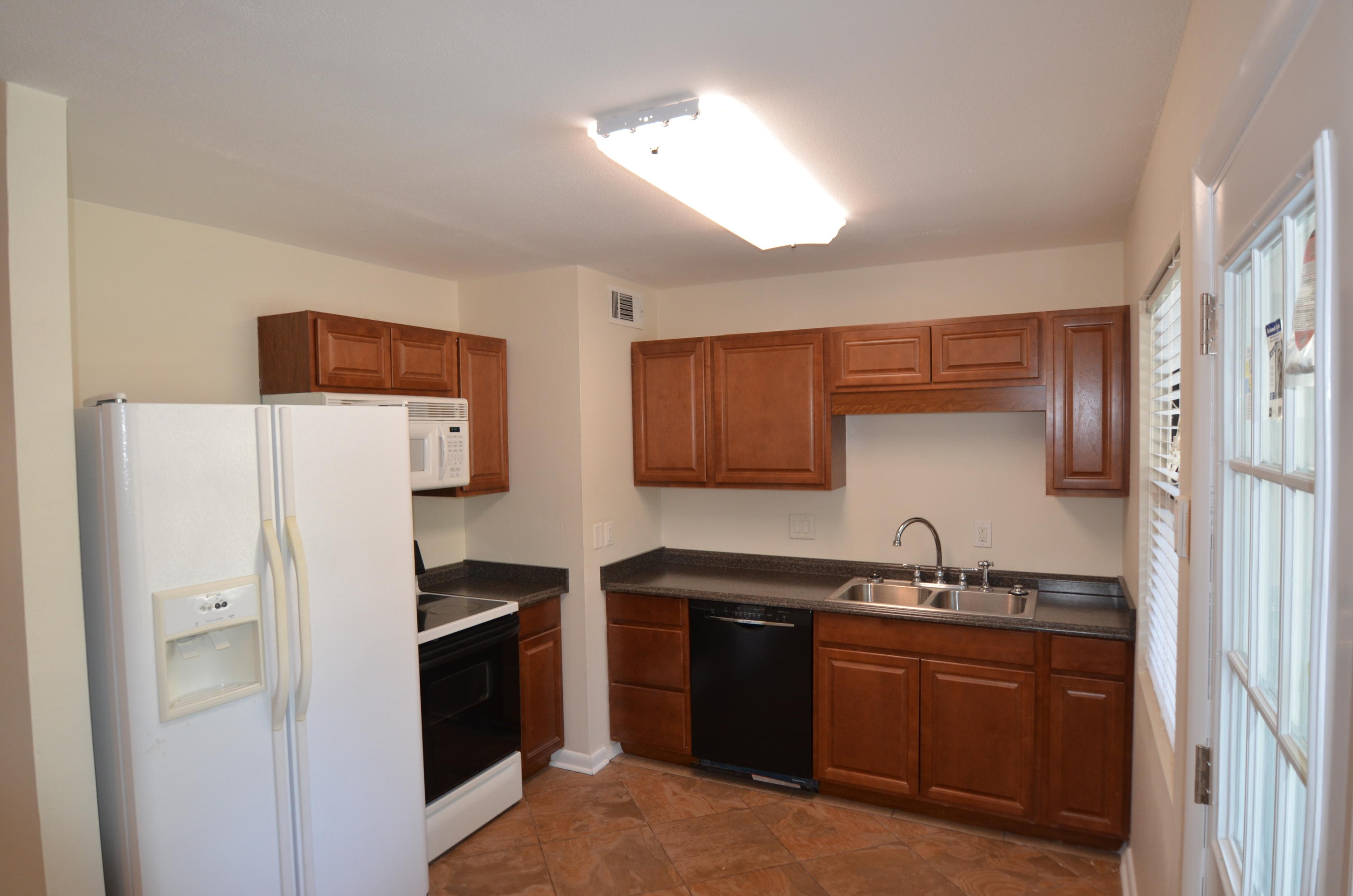 PORT DIXIE - Residential Lease