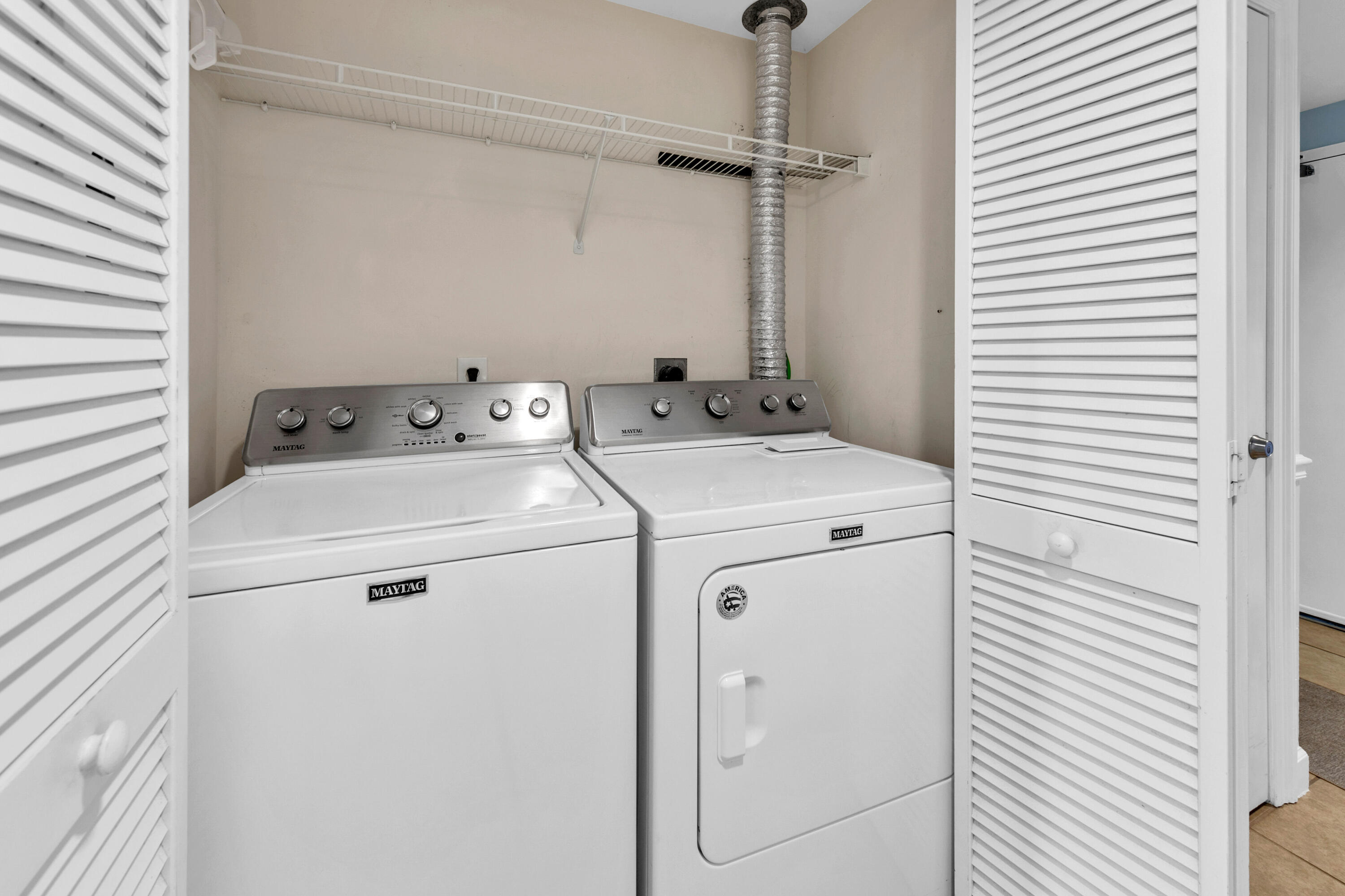 STERLING SHORES - Residential