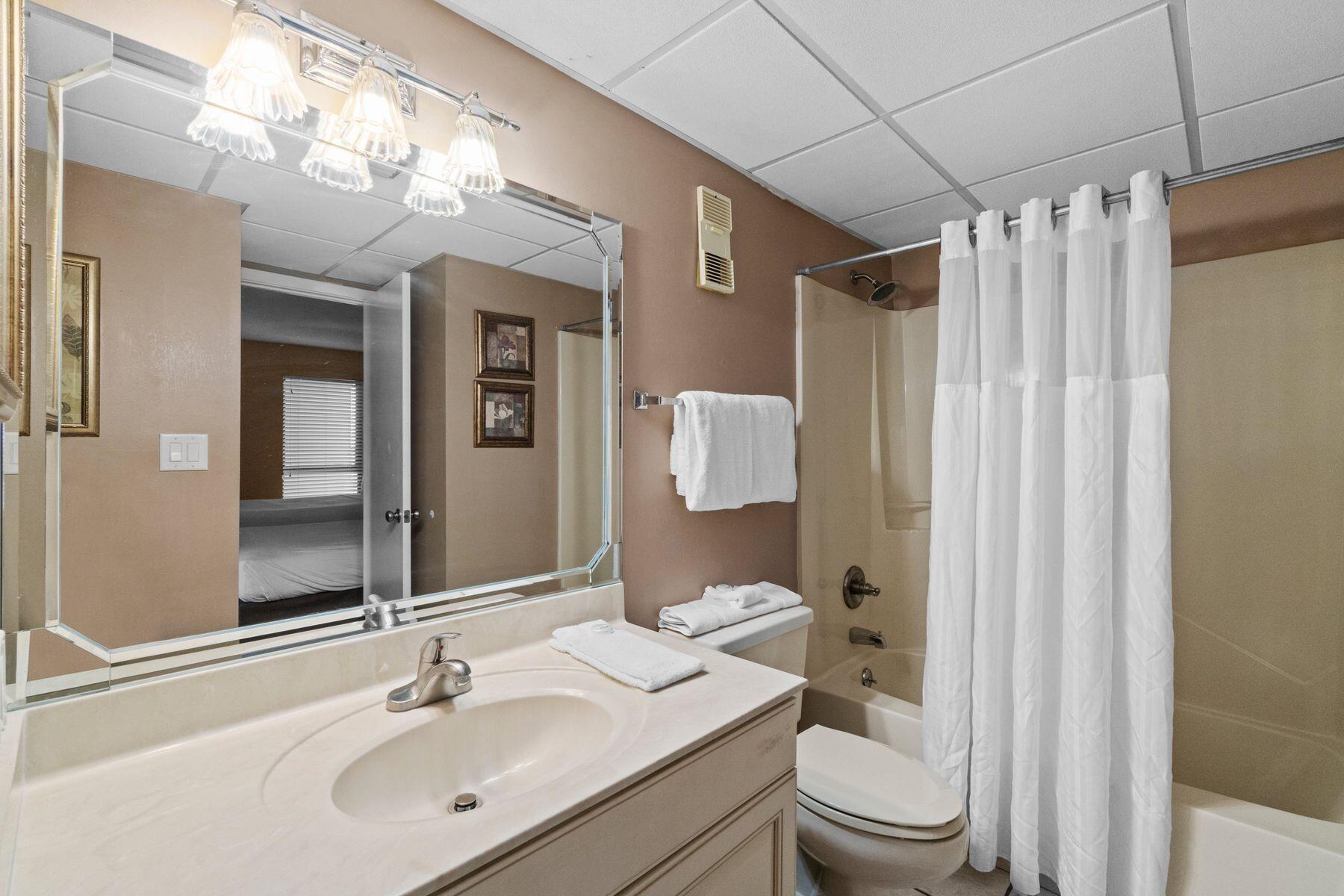 EDGEWATER TOWER 1A CONDO - Residential