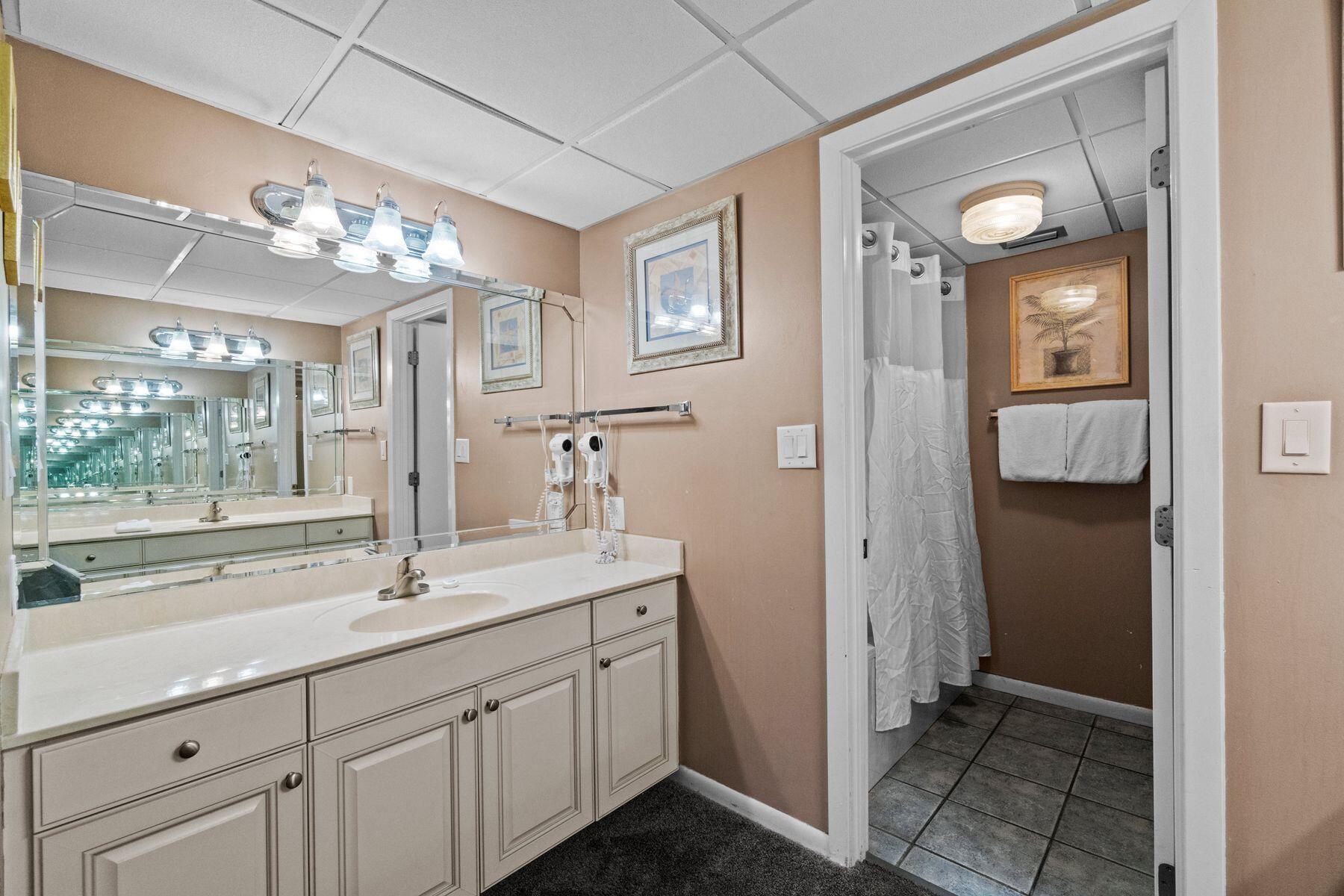 EDGEWATER TOWER 1A CONDO - Residential