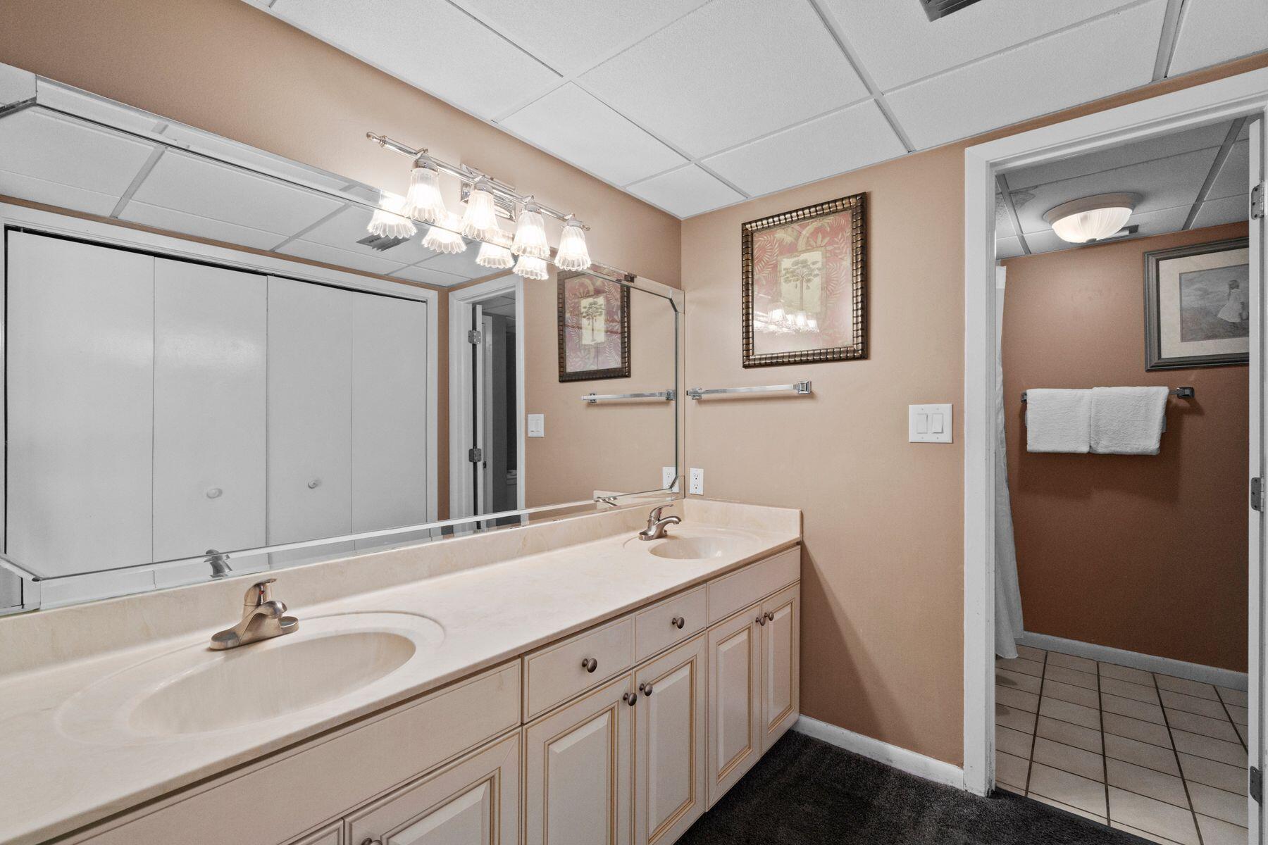 EDGEWATER TOWER 1A CONDO - Residential