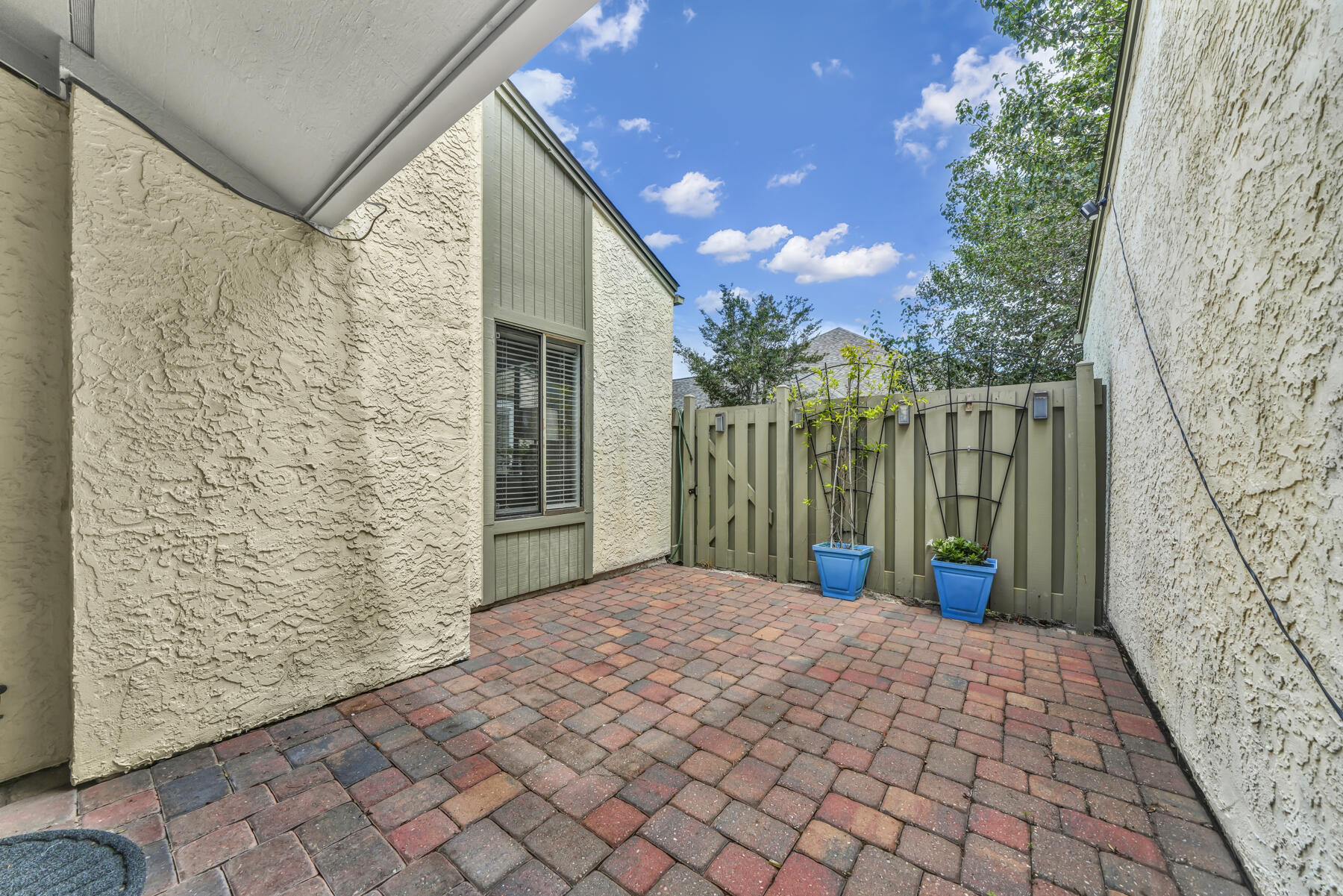 ROYAL OAK VILLAGE - Residential