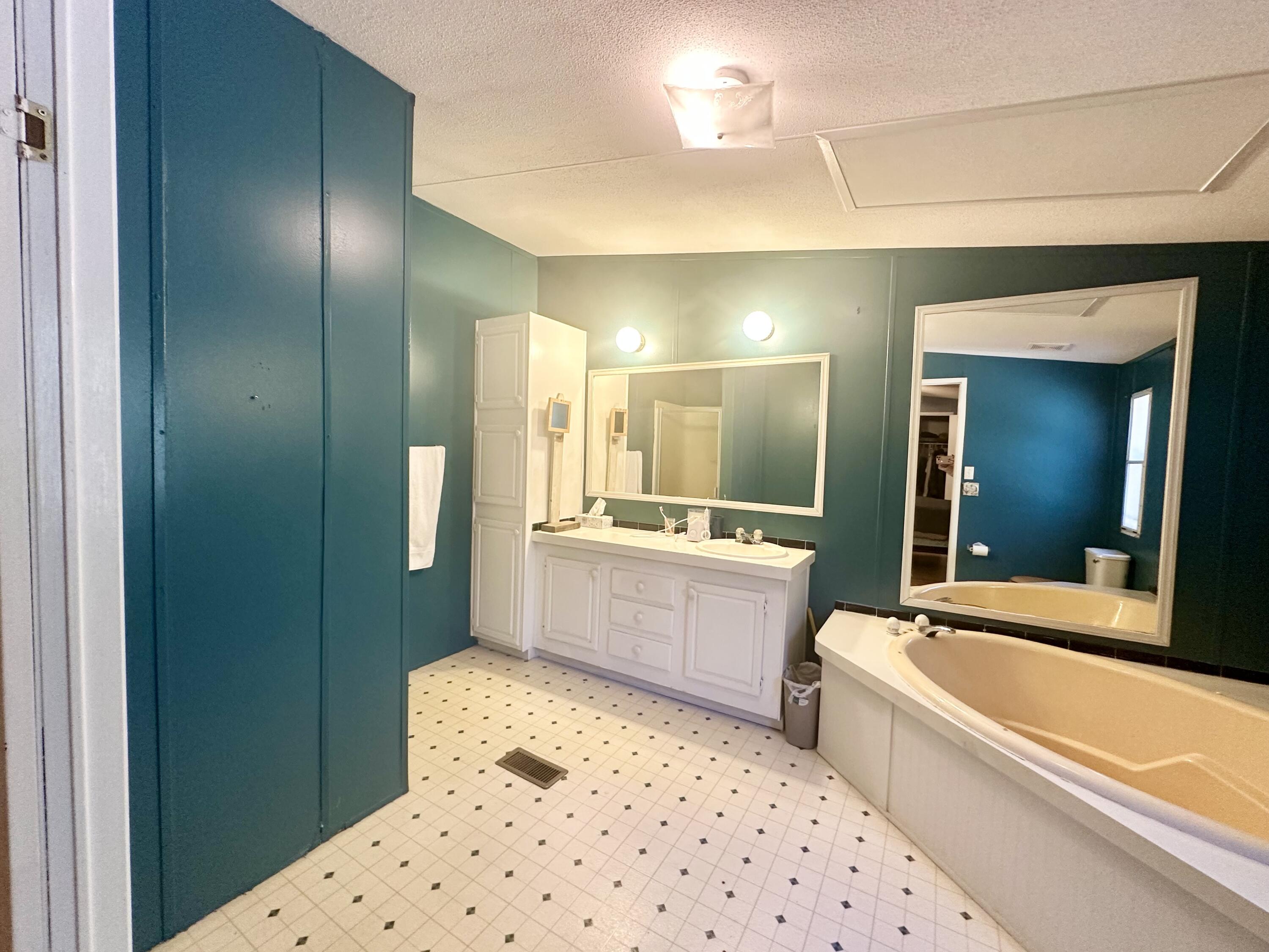 BAYSIDE HEIGHTS RANCHETTES - Residential