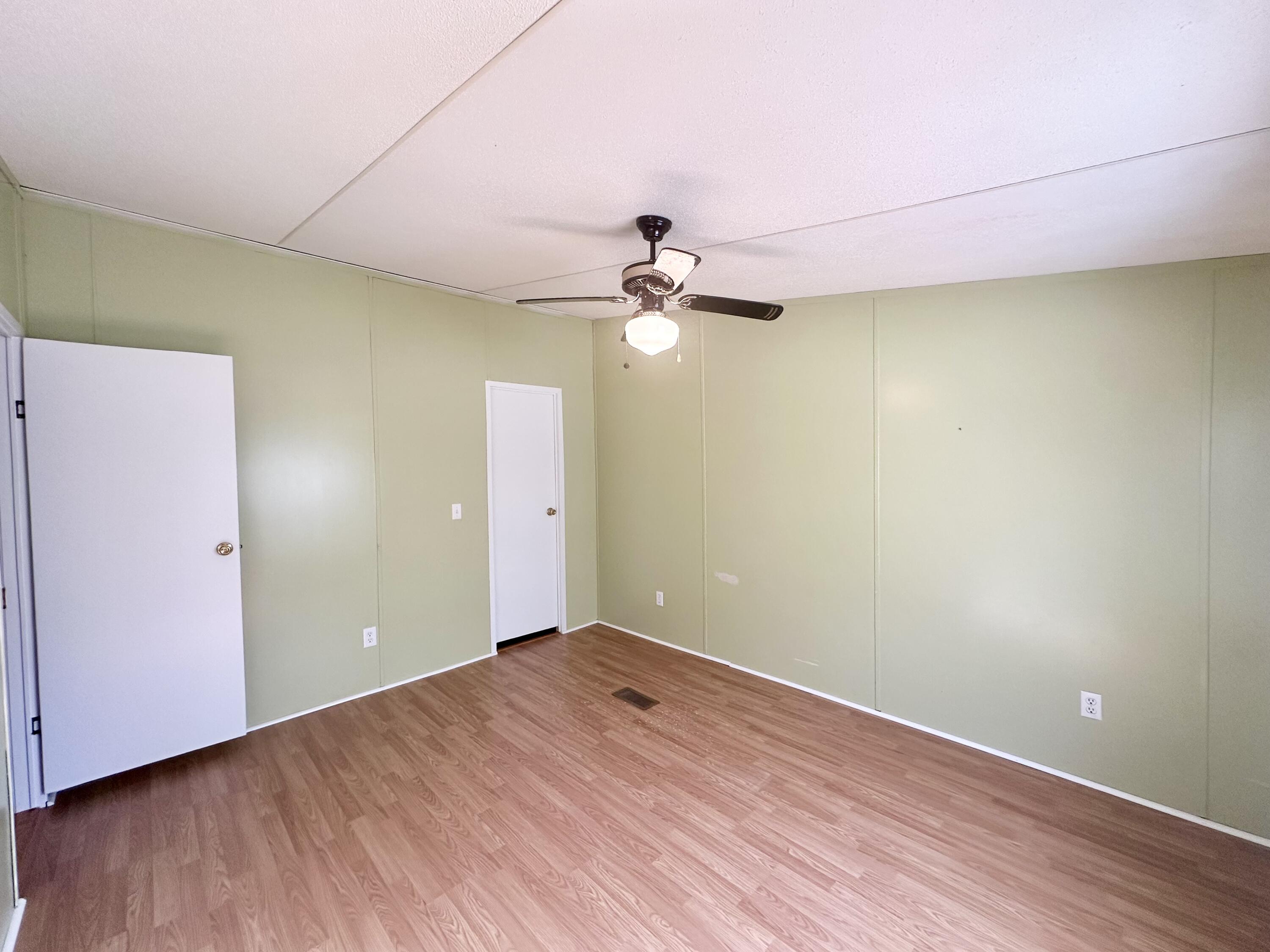 BAYSIDE HEIGHTS RANCHETTES - Residential