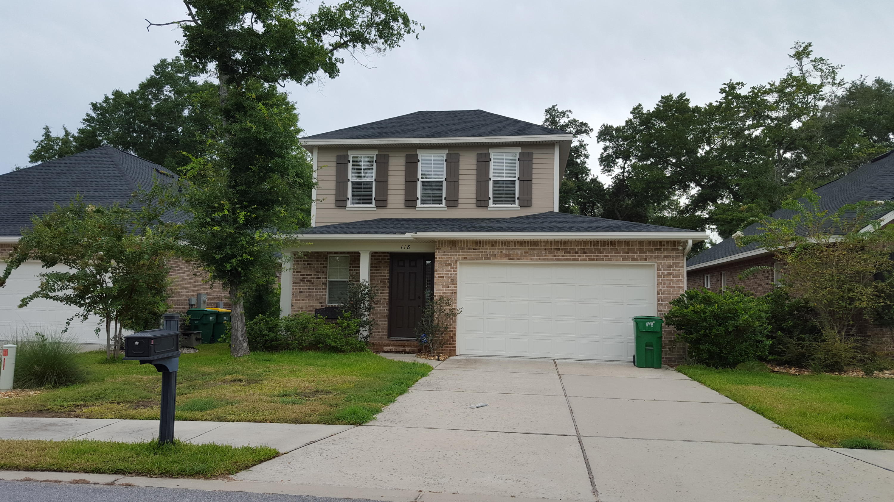 ARROWHEAD ESTATES - Residential Lease