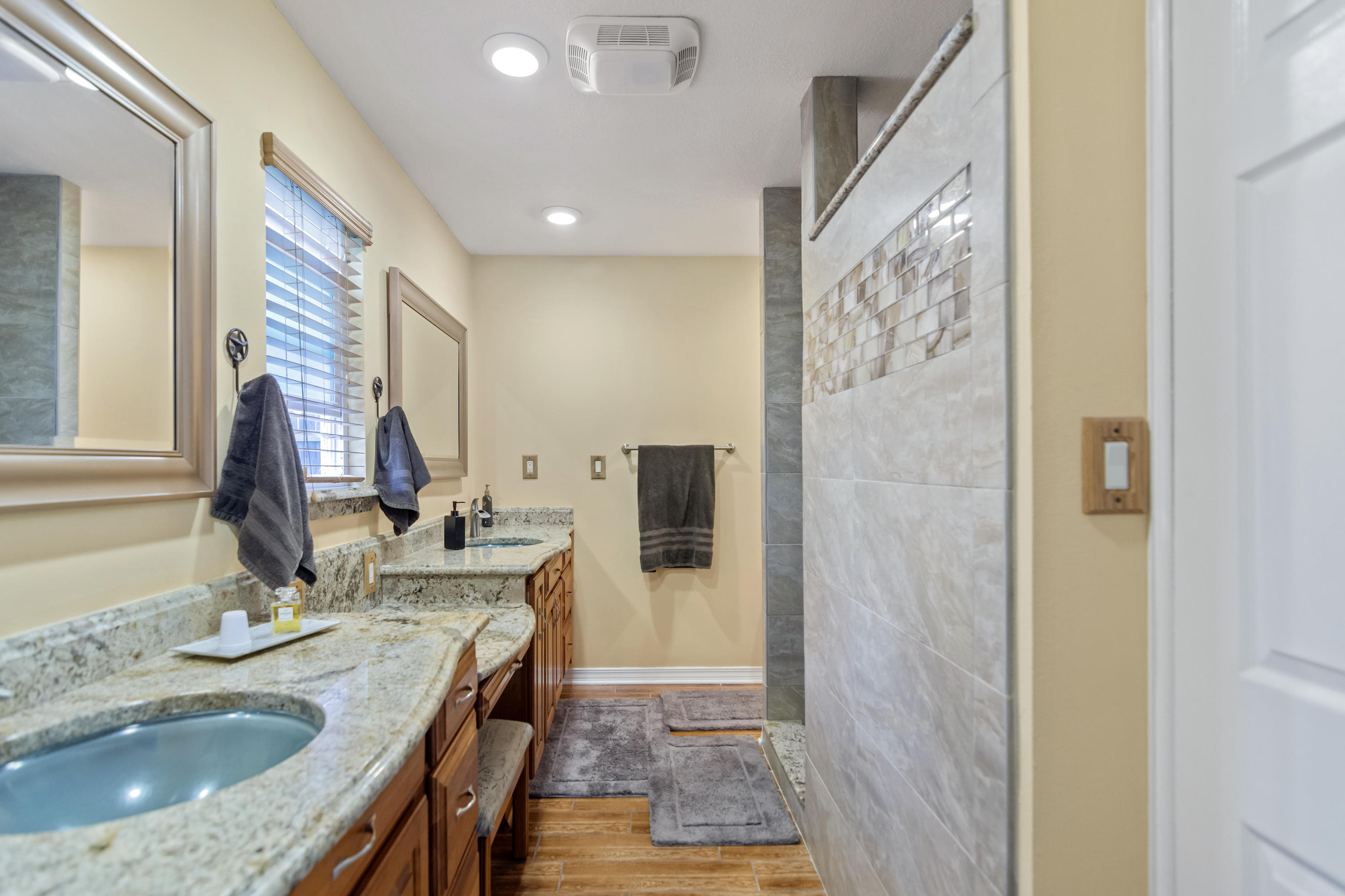 EMERALD ESTATES - Residential