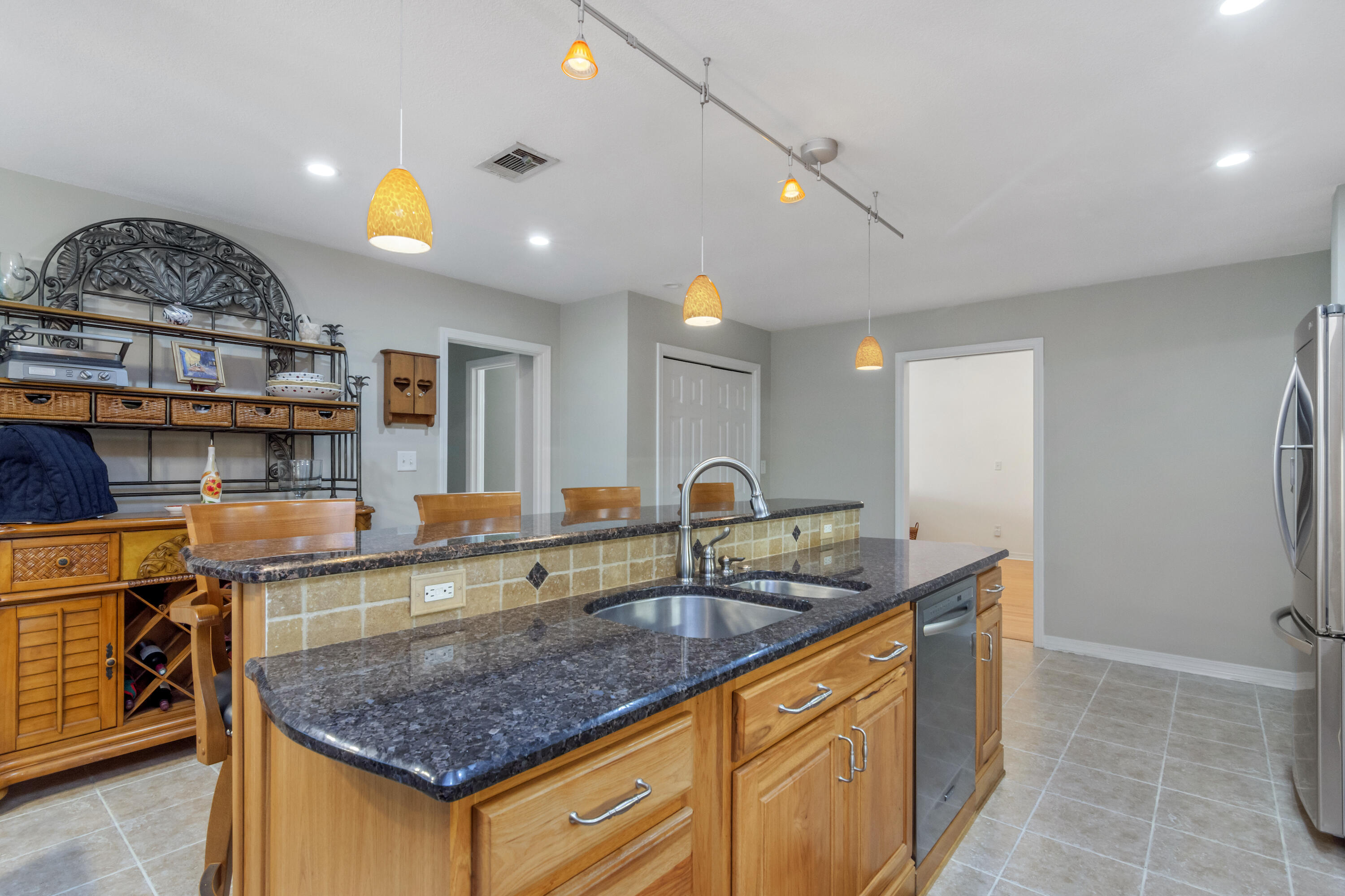 EMERALD ESTATES - Residential