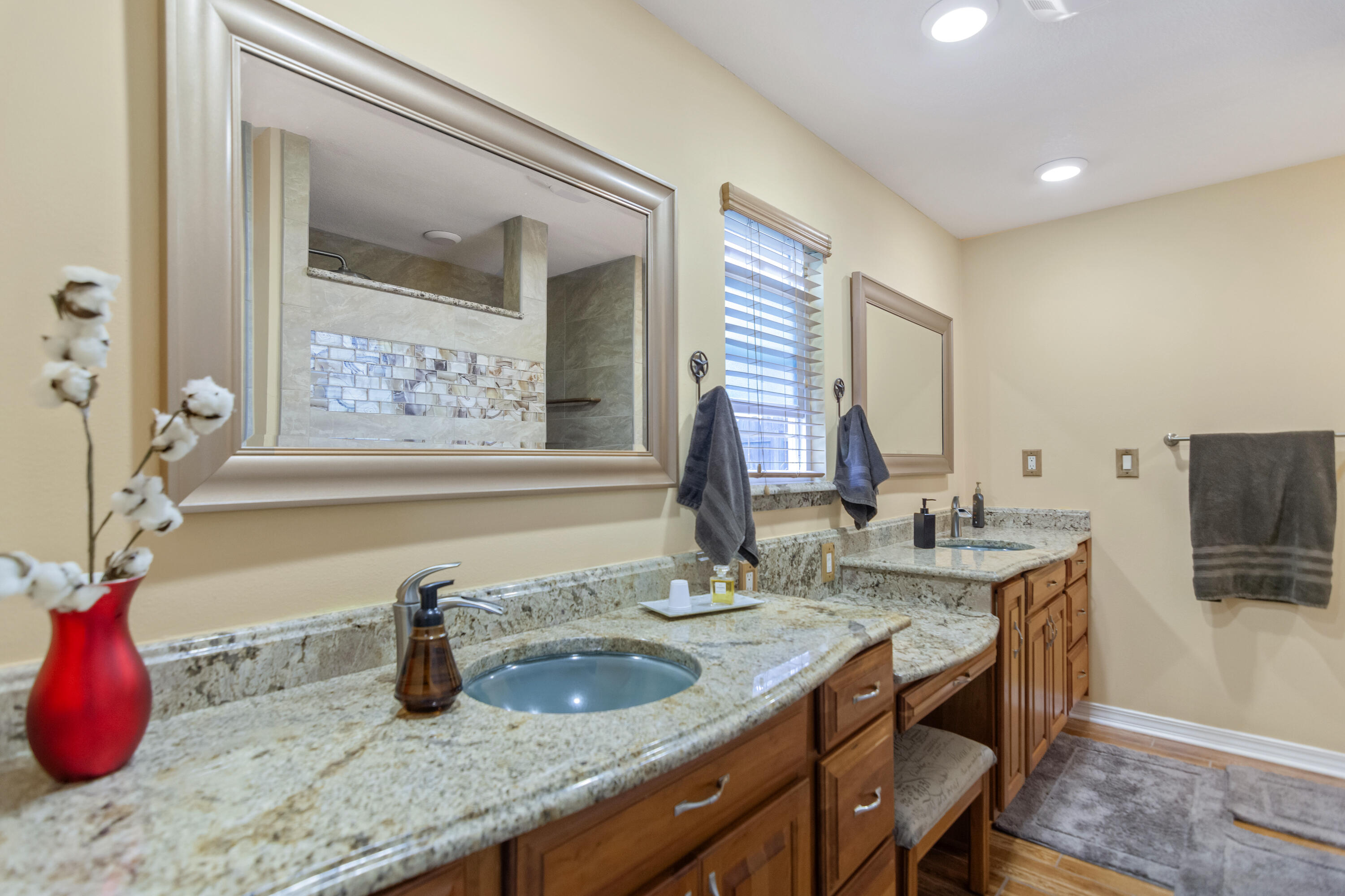 EMERALD ESTATES - Residential