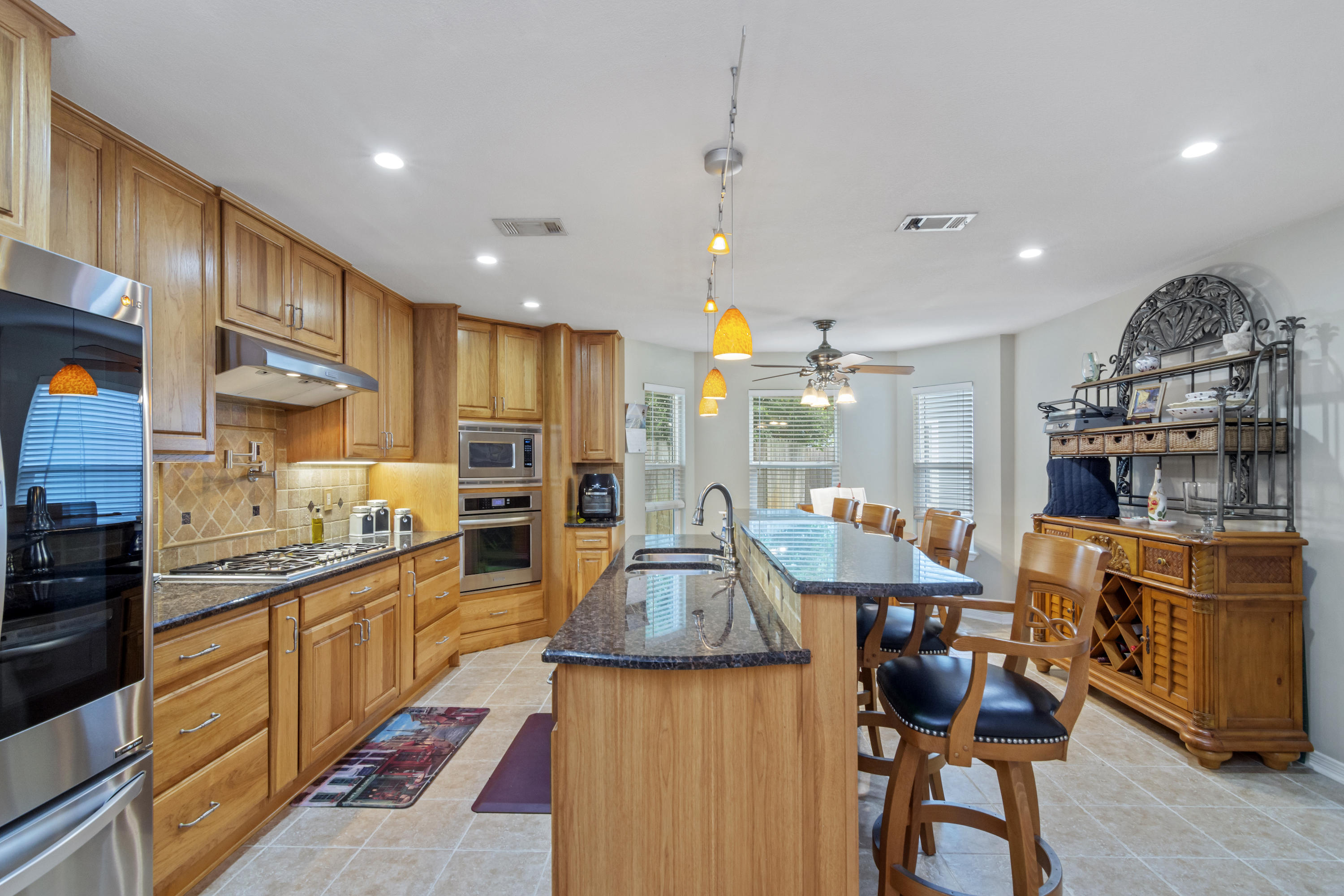 EMERALD ESTATES - Residential