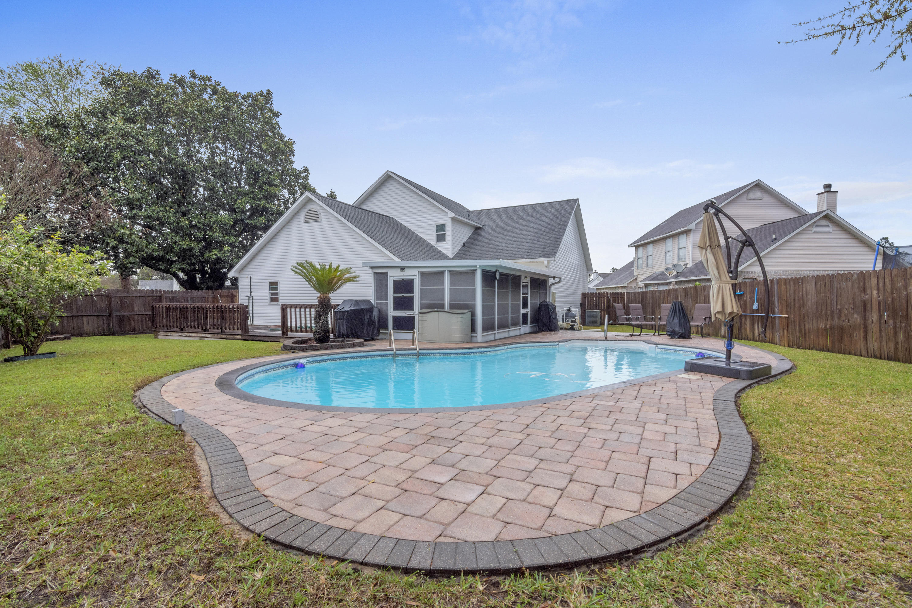 EMERALD ESTATES - Residential