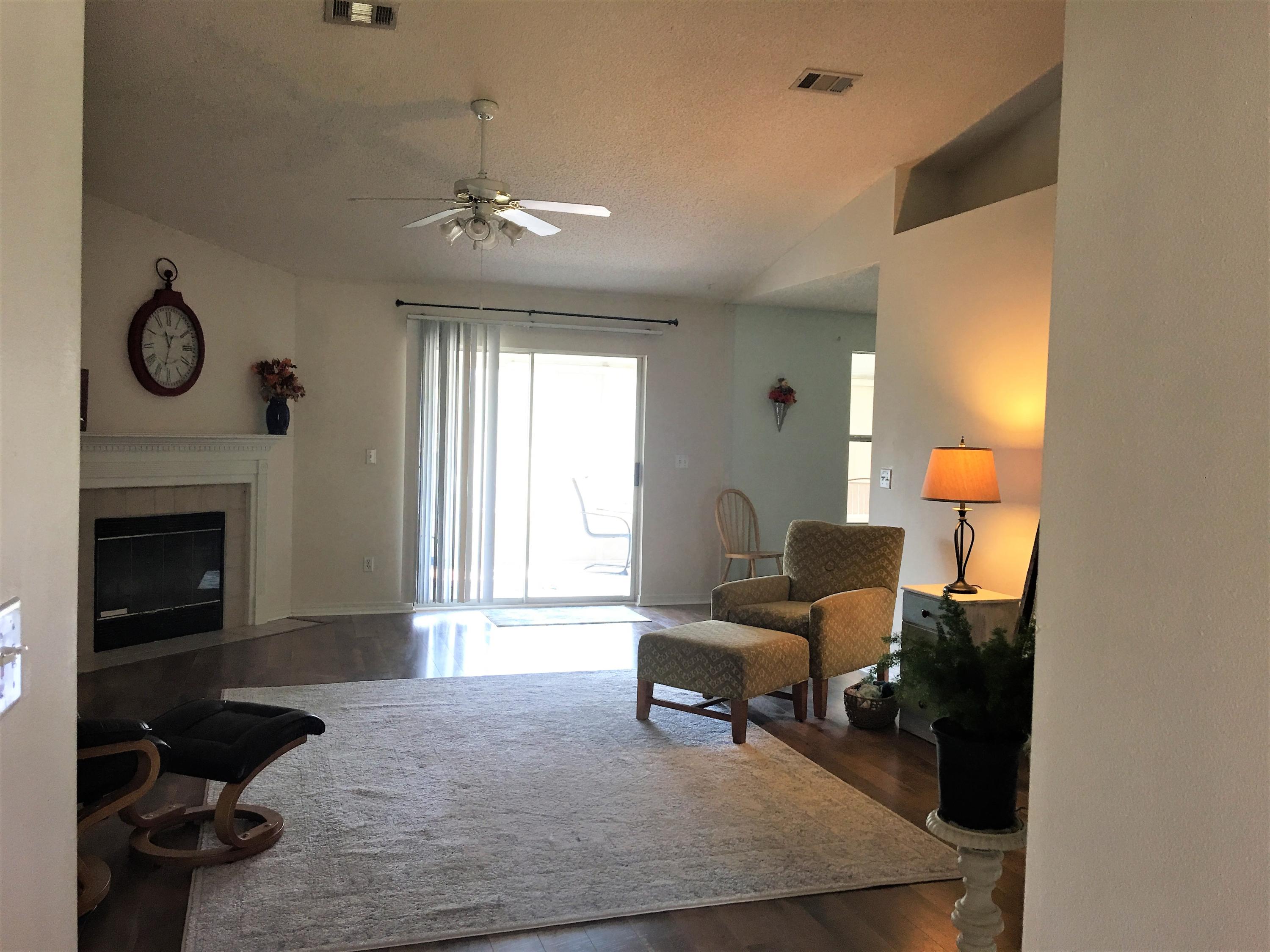 COUNTRYVIEW ESTATES 8TH ADDN - Residential