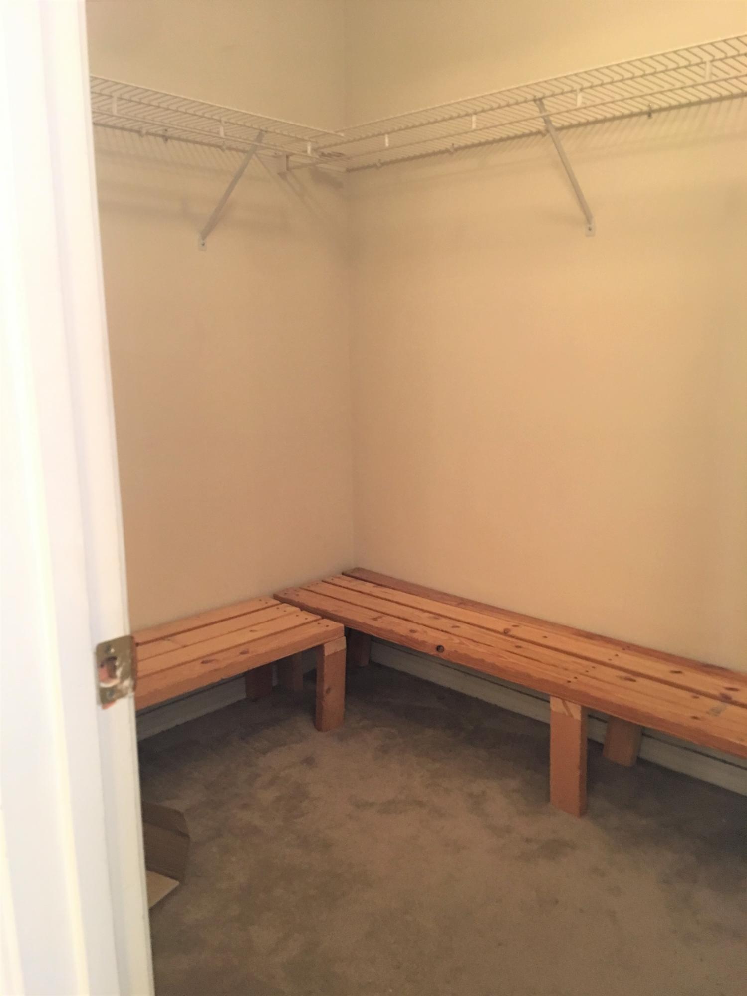 COUNTRYVIEW ESTATES 8TH ADDN - Residential