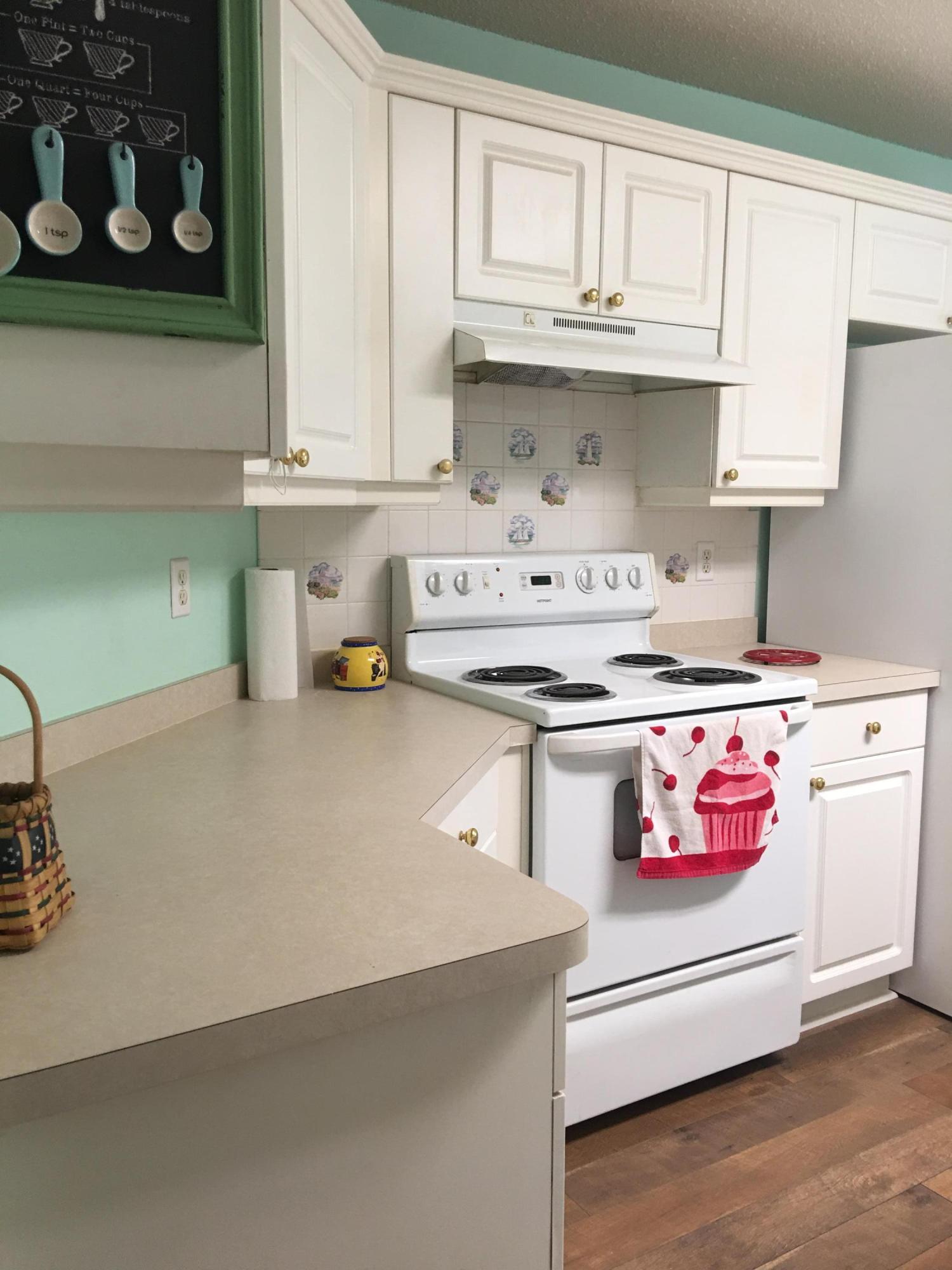 COUNTRYVIEW ESTATES 8TH ADDN - Residential