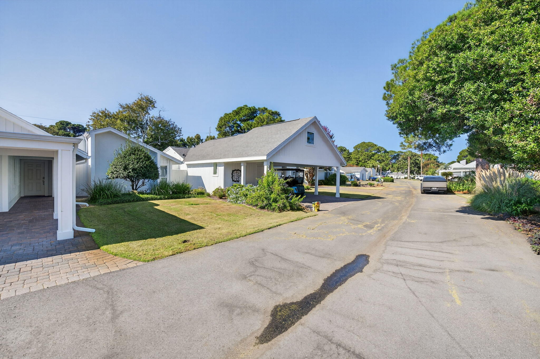 LINKSIDE VILLAGE UNIT 1 - Residential