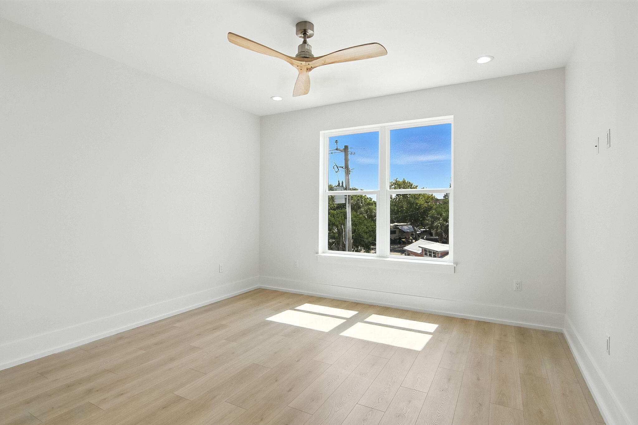 TANG-O-MAR S/D UNREC - Residential