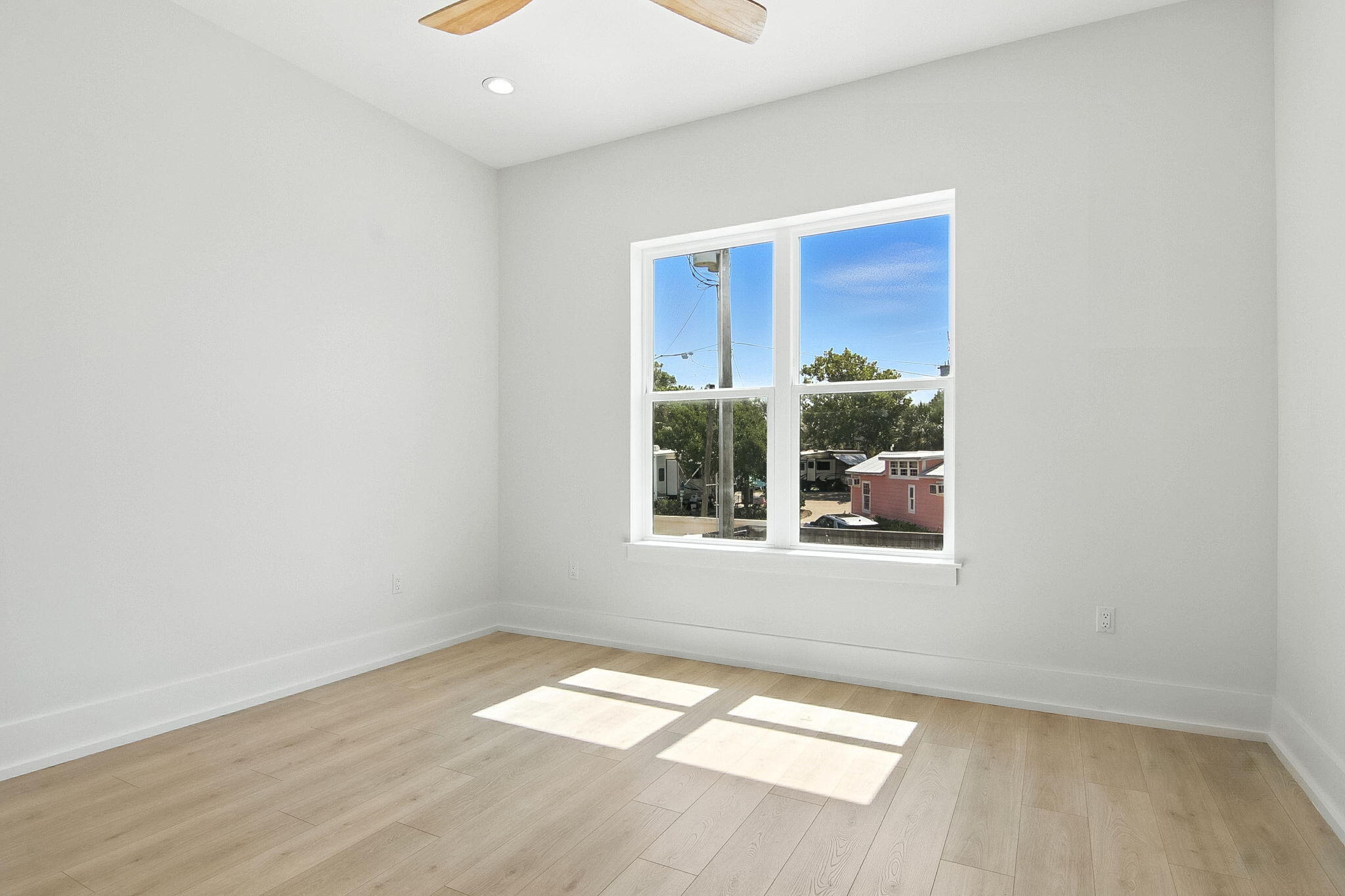 TANG-O-MAR S/D UNREC - Residential