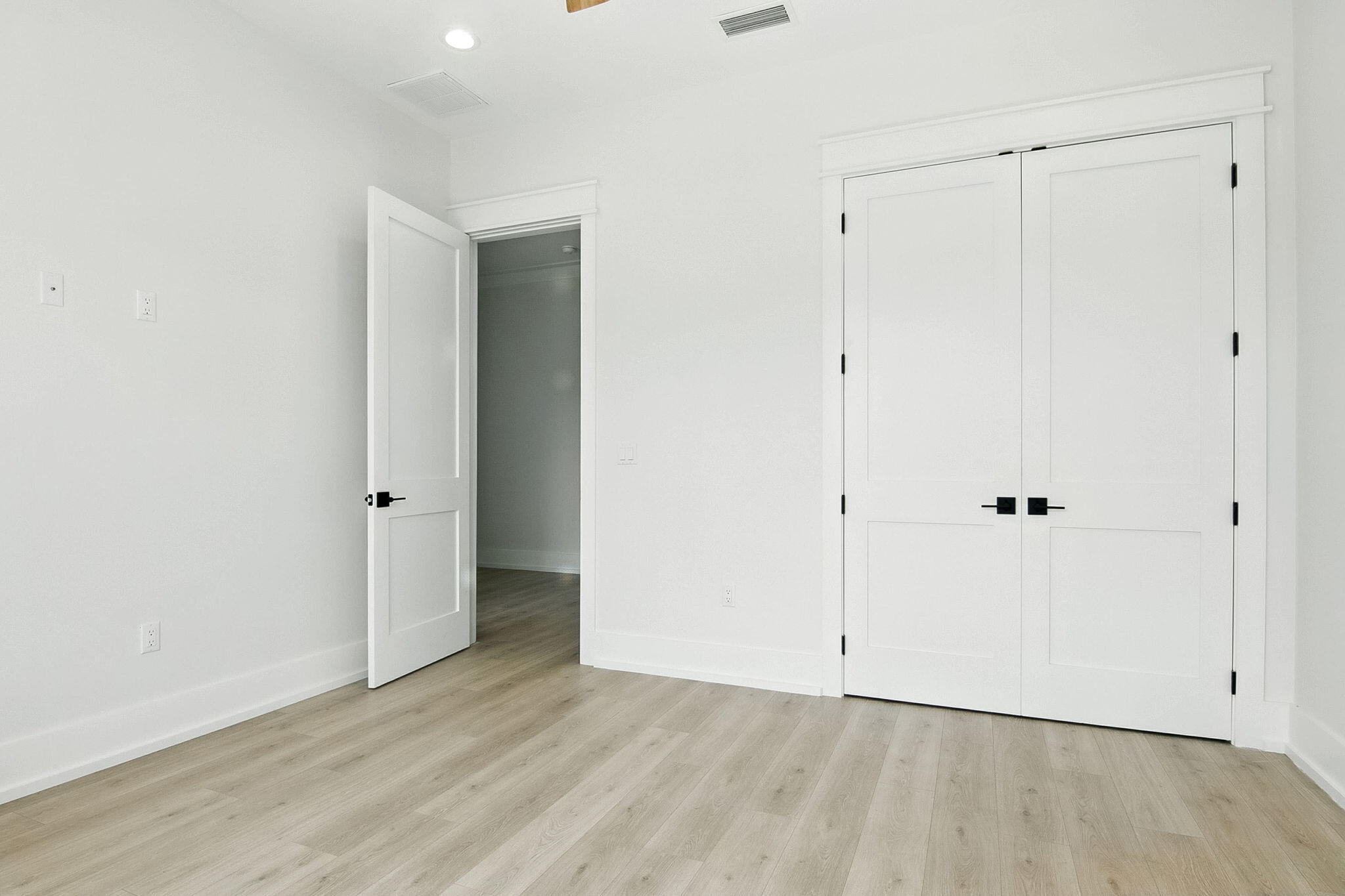 TANG-O-MAR S/D UNREC - Residential