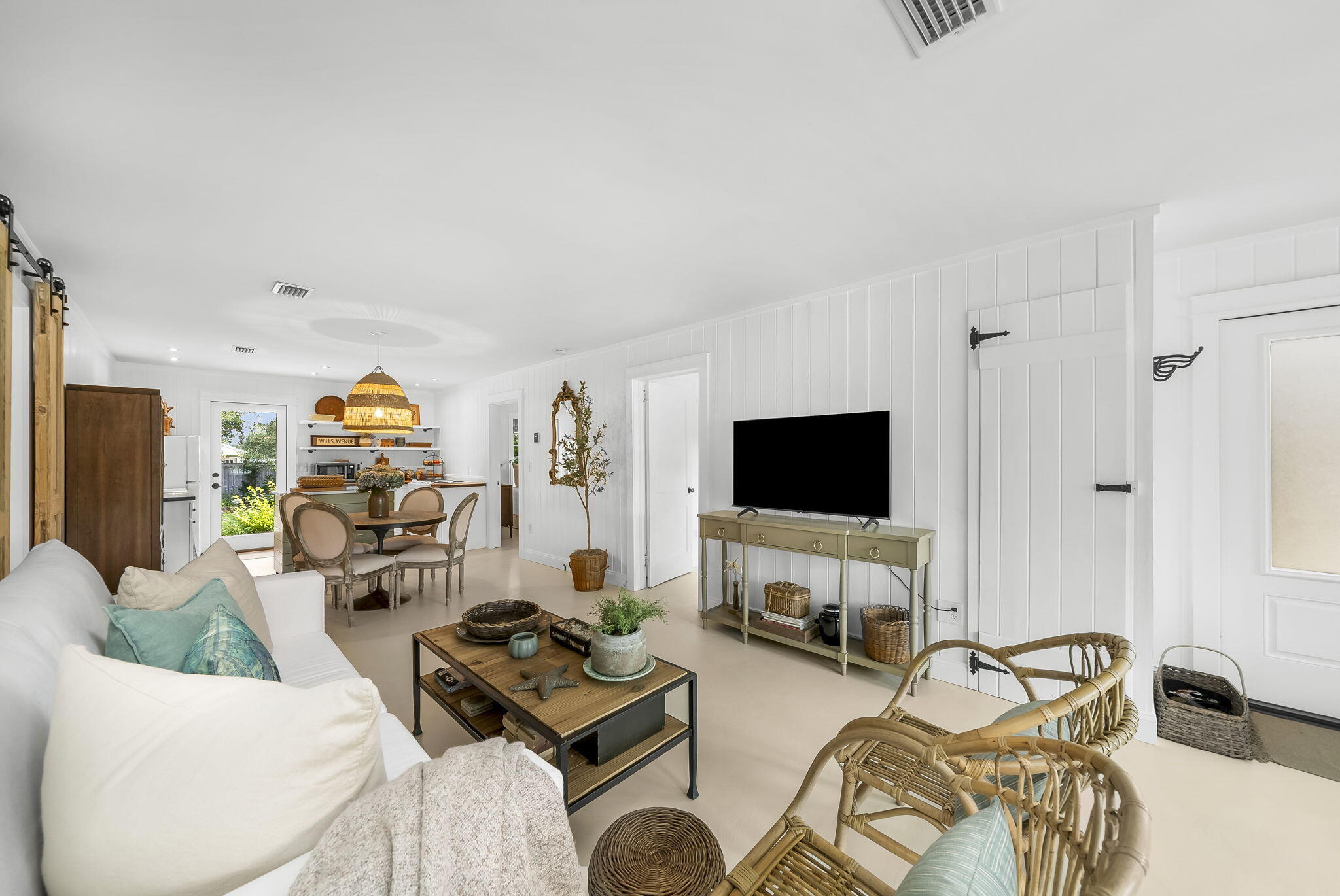 LAGUNA BEACH - Residential