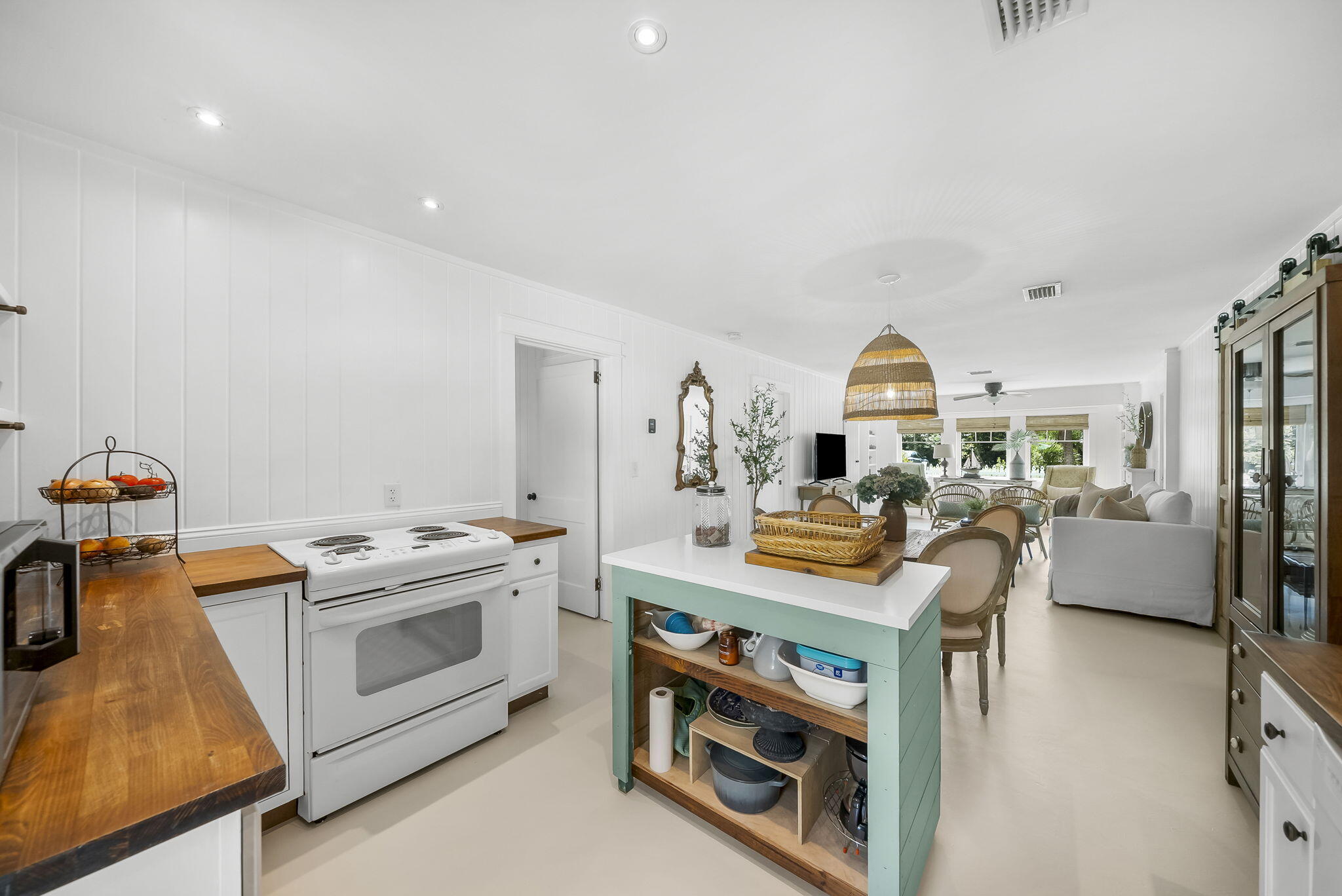 LAGUNA BEACH - Residential
