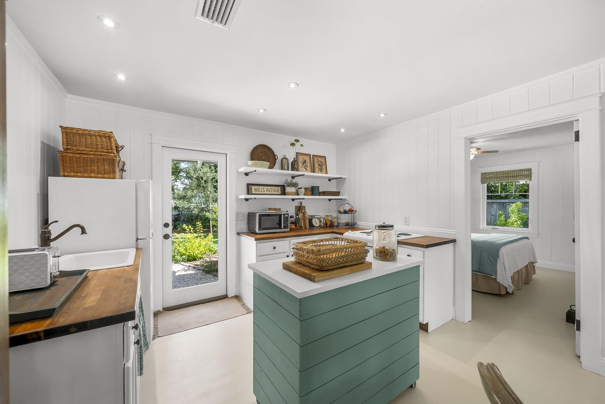 LAGUNA BEACH - Residential