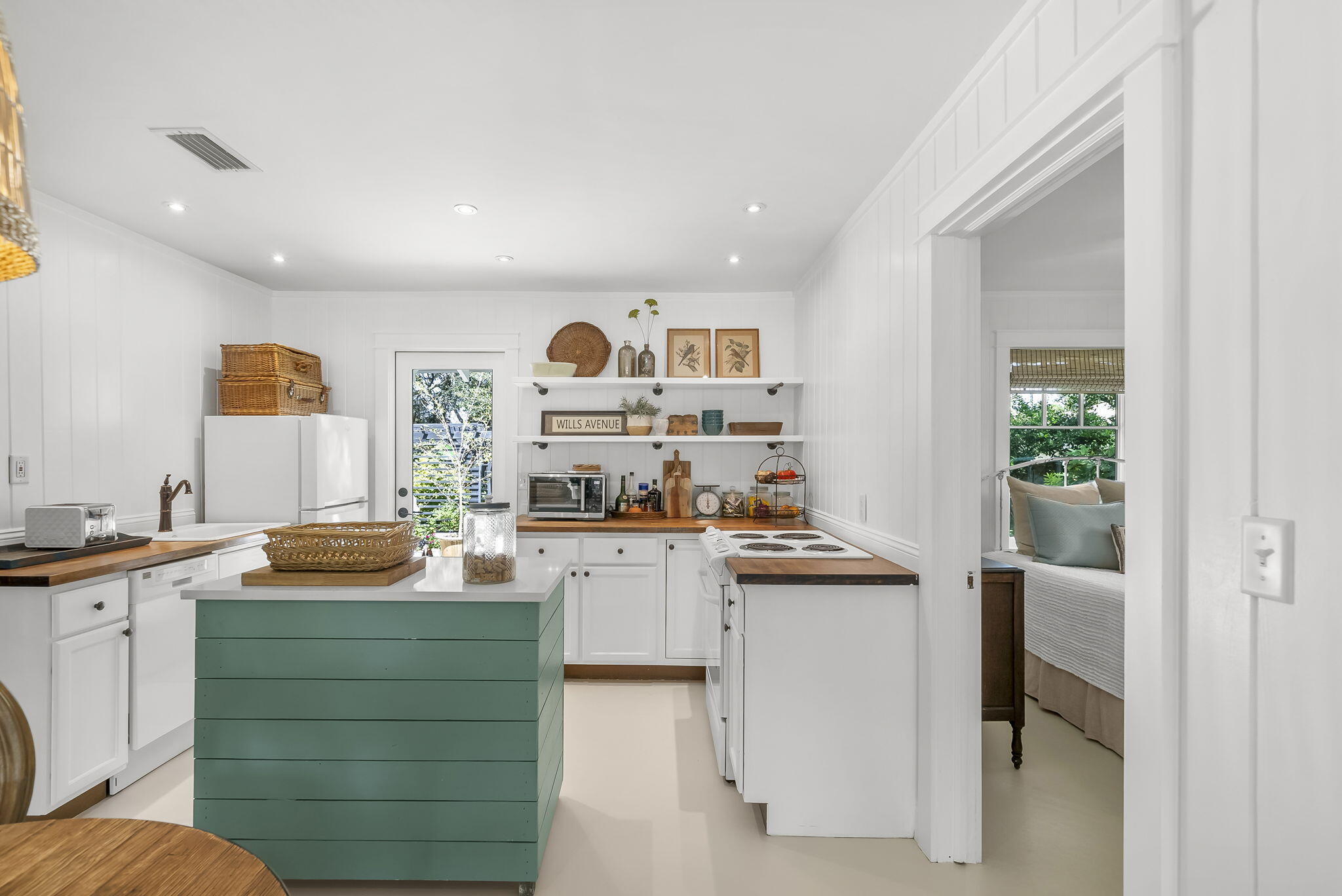 LAGUNA BEACH - Residential