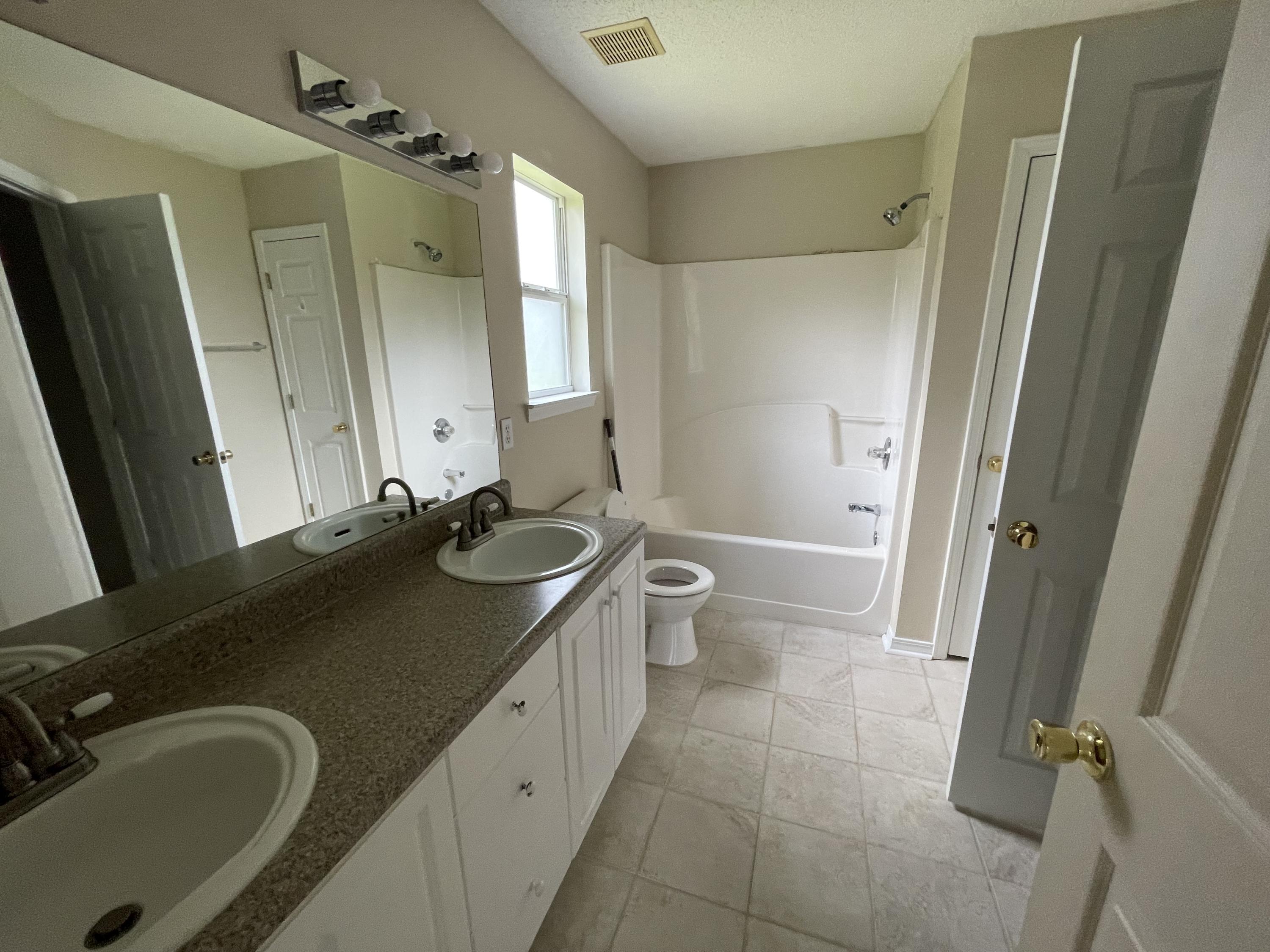 COUNTRYVIEW ESTATES 4TH ADDN PH 4 - Residential Lease