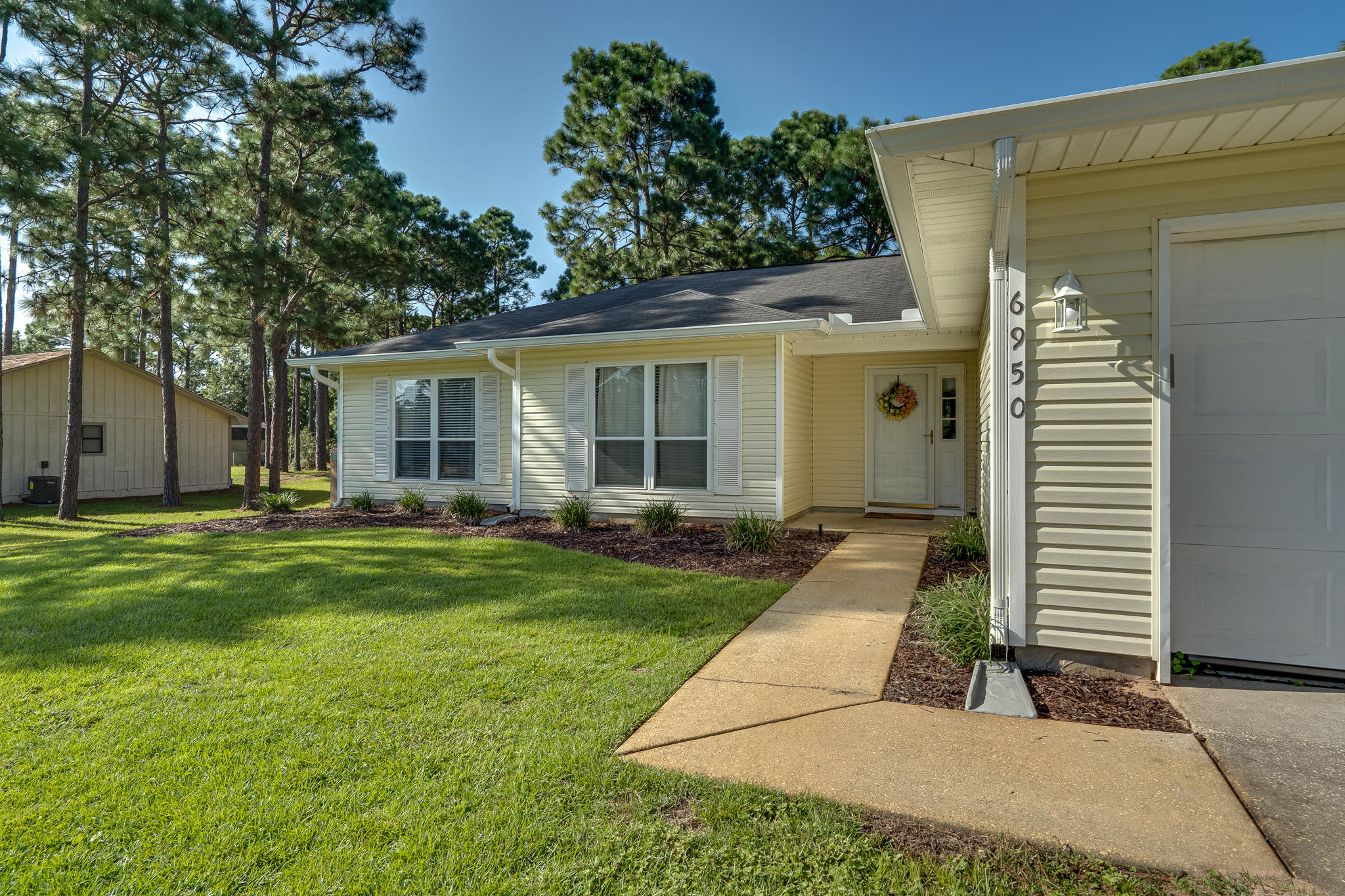 HOLLEY BY THE SEA - Residential