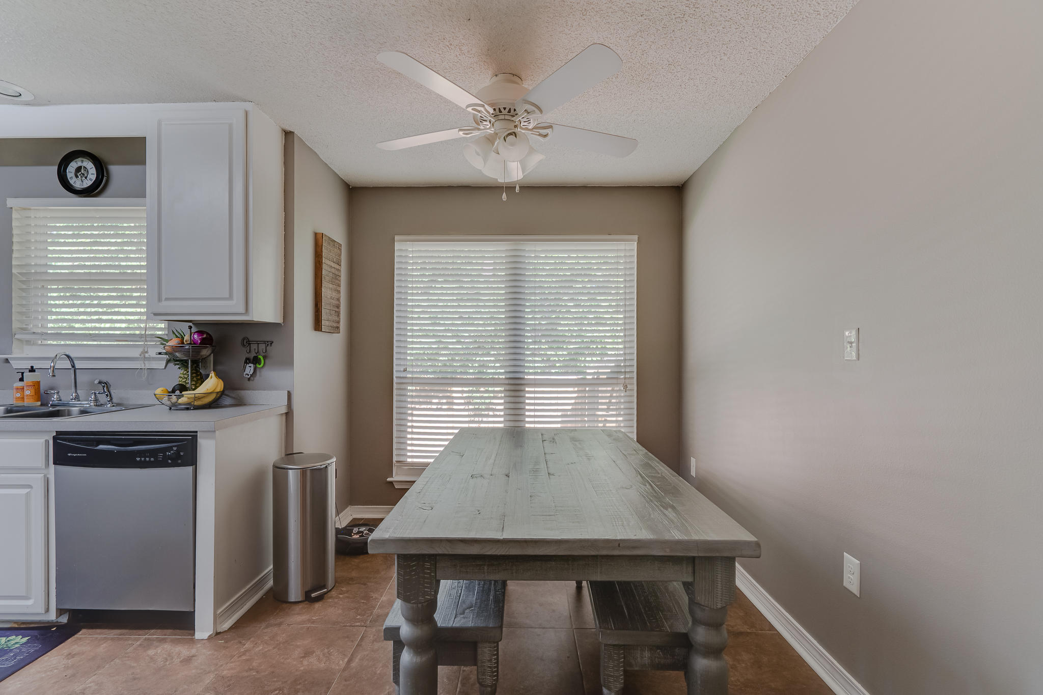 HOLLEY BY THE SEA - Residential