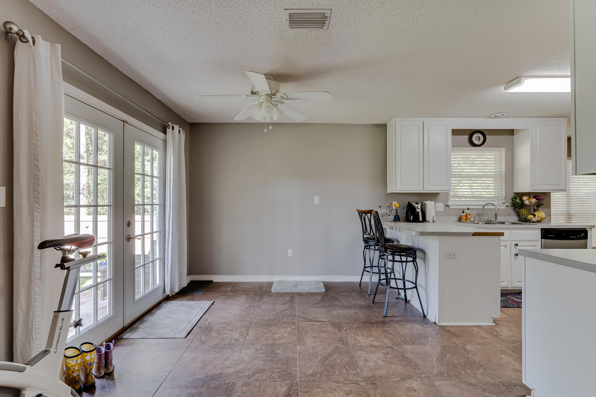 HOLLEY BY THE SEA - Residential