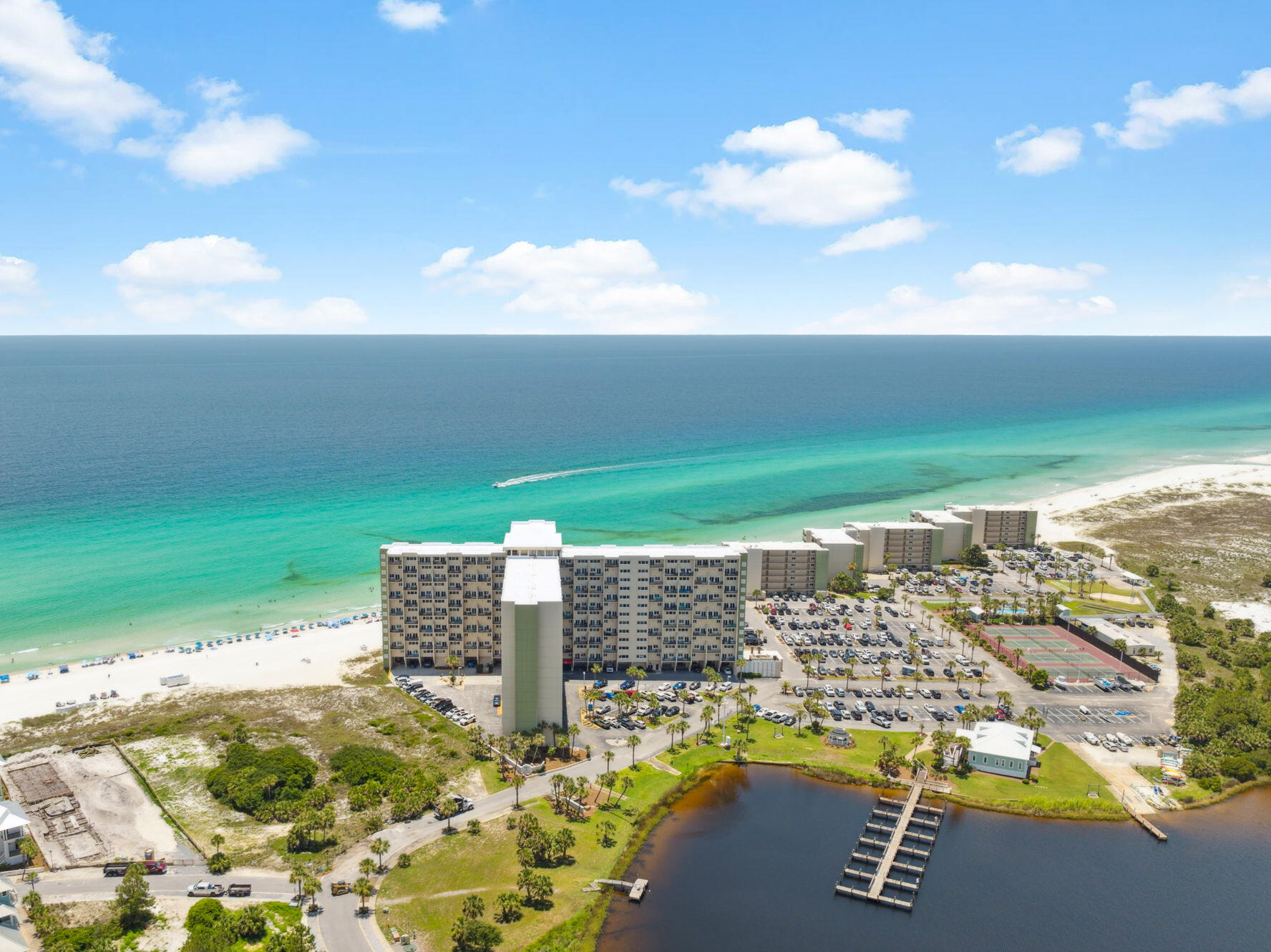 PINNACLE PORT PHASE I - Residential