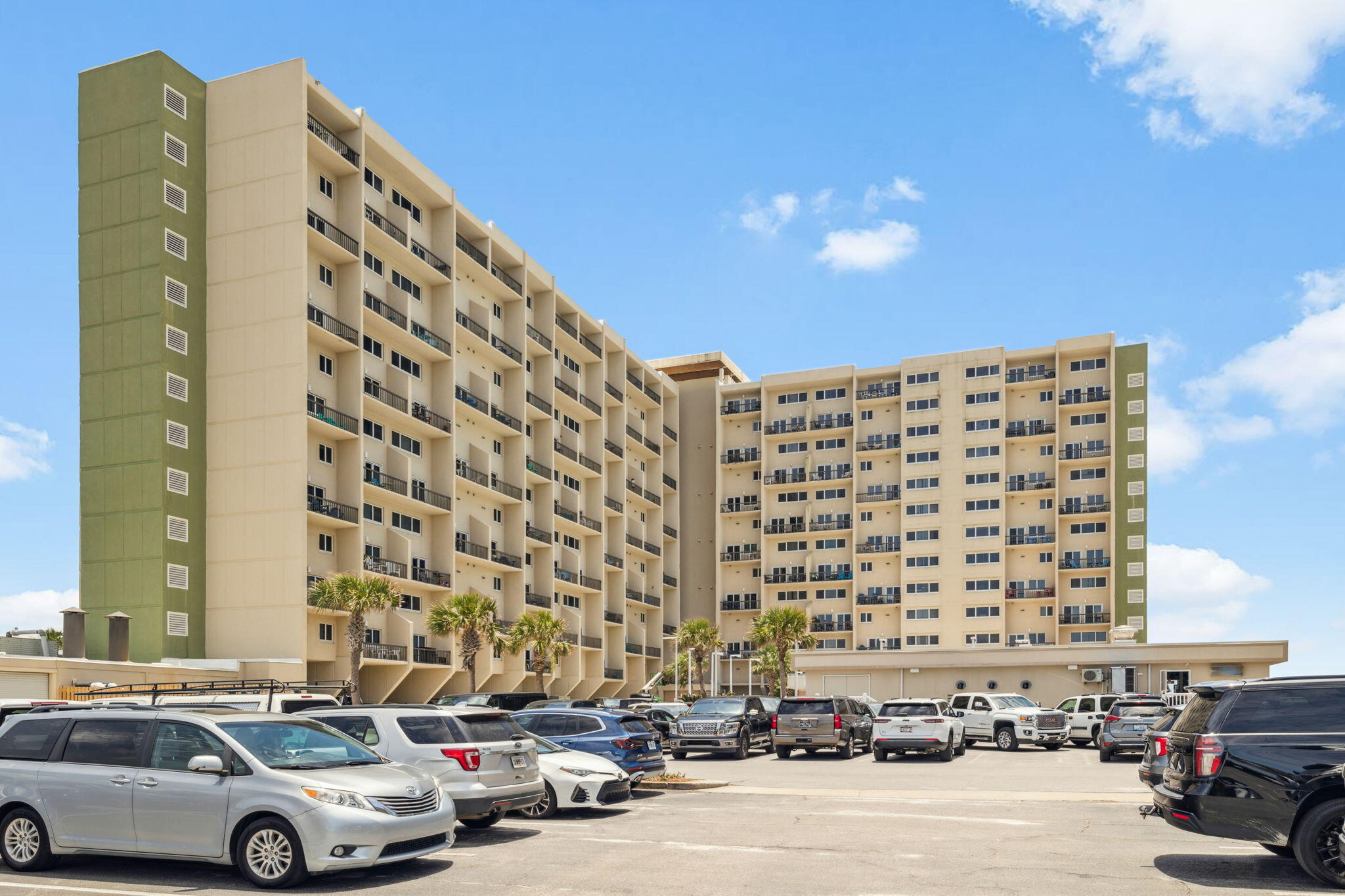 PINNACLE PORT PHASE I - Residential