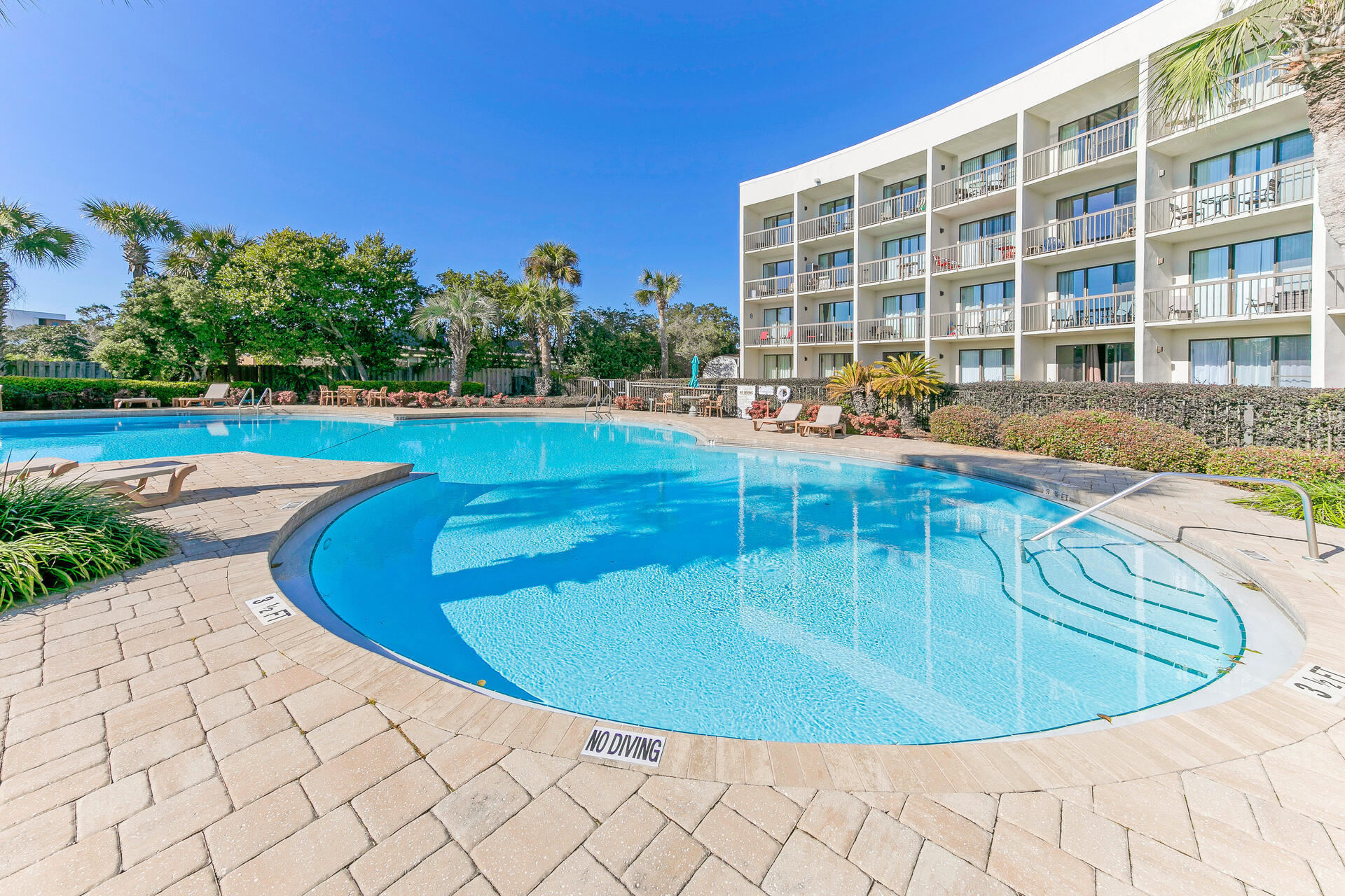 PIRATES BAY PH 1 - Residential