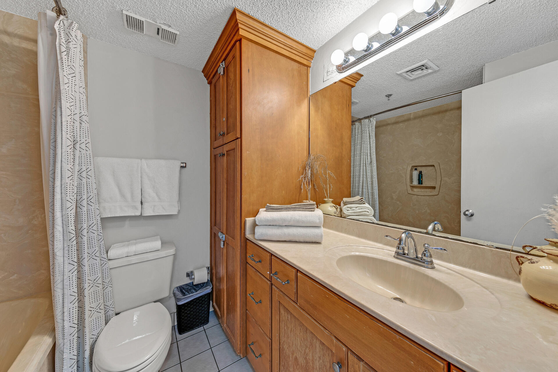 PIRATES BAY PH 1 - Residential